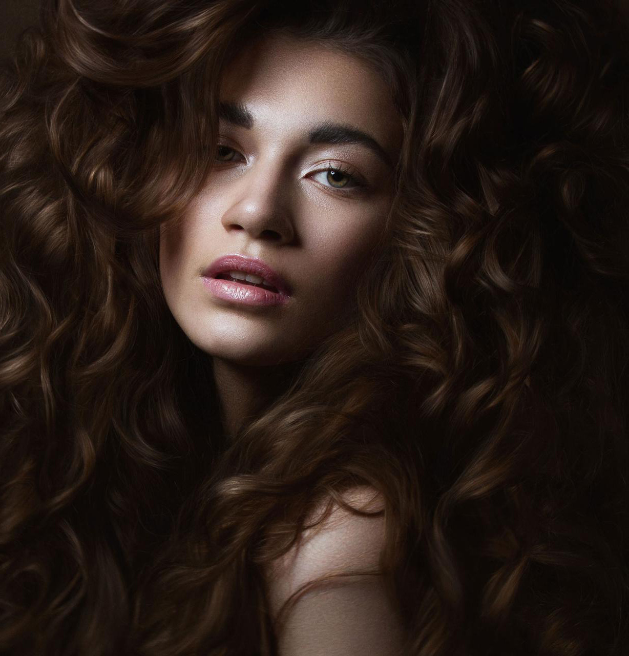 Ret. AI Photo Retoucher and Image Restorer Zhanna Ognivo