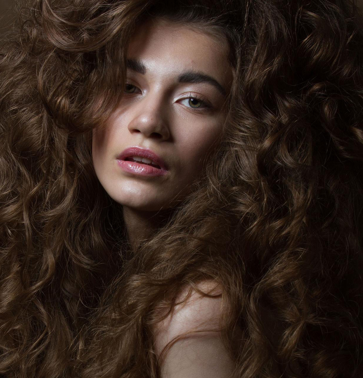 Ret. AI Photo Retoucher and Image Restorer Zhanna Ognivo