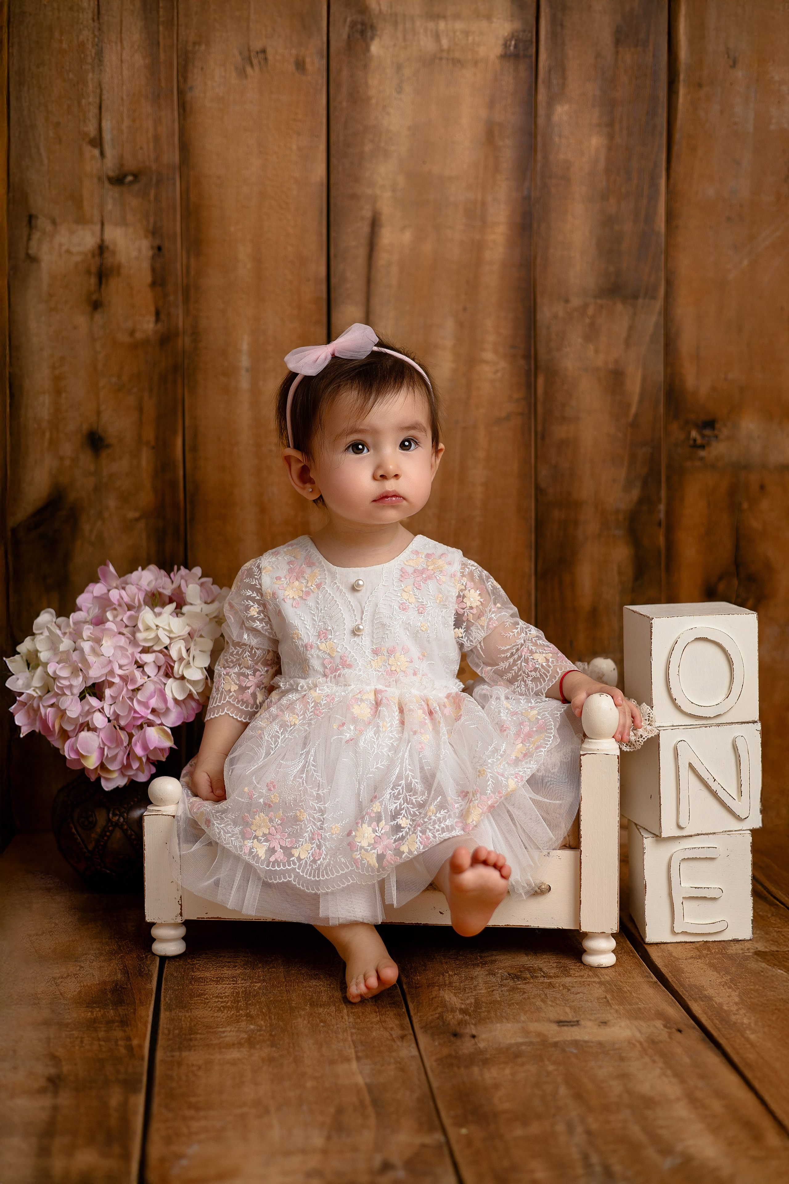 Erste Geburtstag „Cake Smash“. Neugeborene- Schwangerschaft- und Kinder Fotografin in Lehre