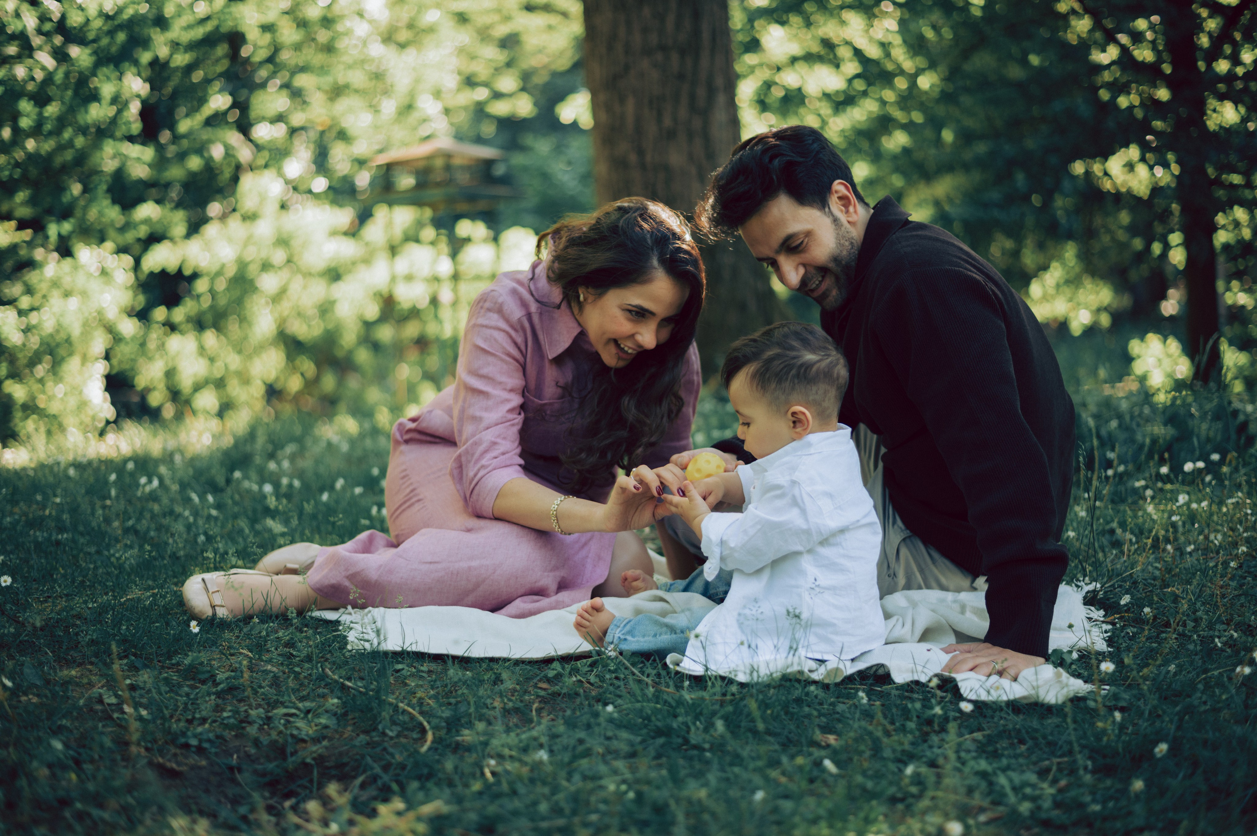 Nassib Maryam & Alexander in Milan. AnaMilanoFoto | Couple & Wedding Photographer in Milan