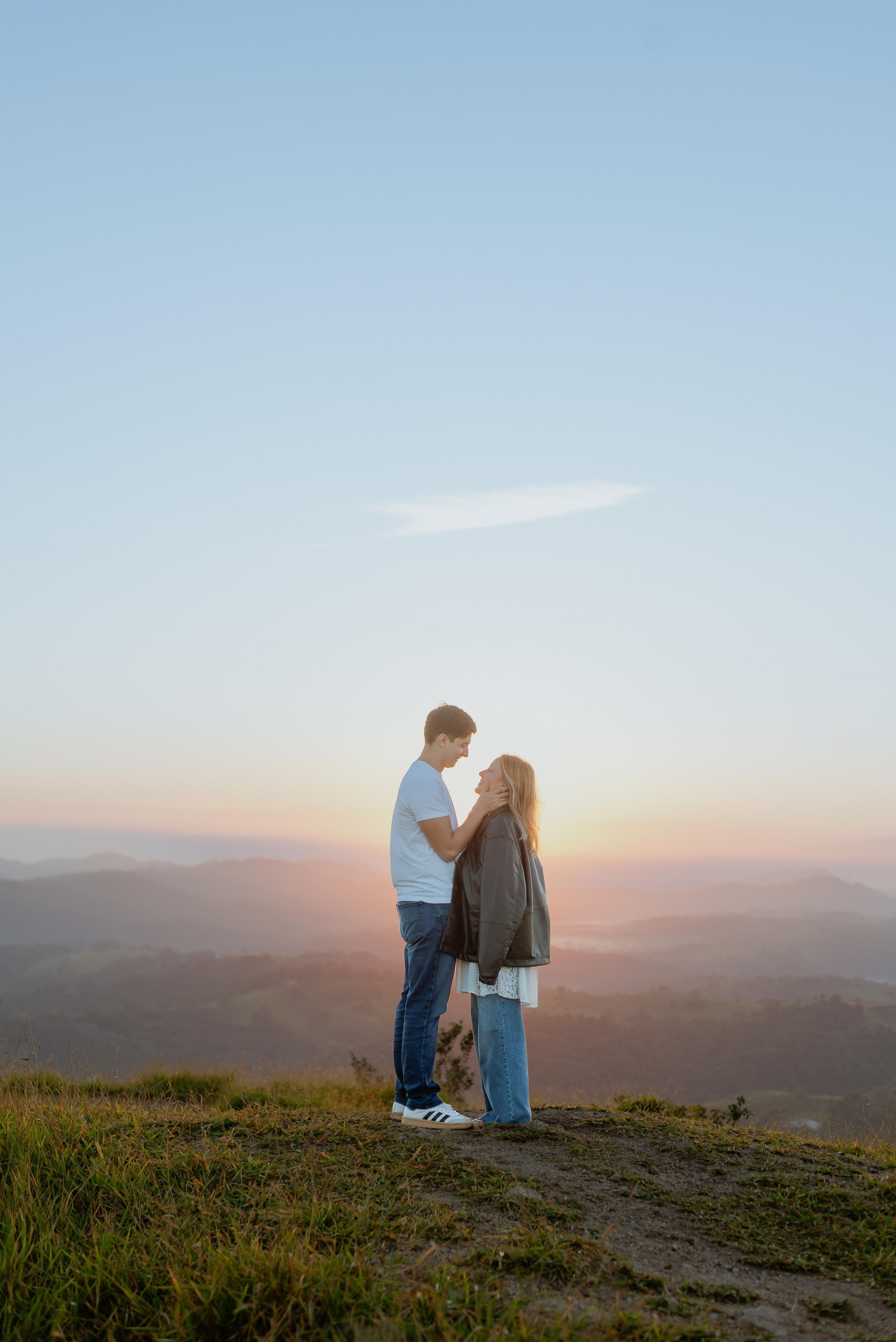 Ensaio Pre-Wedding no Morro do Capuava: Gabi e Raphael | AGA Fotografias. AGA Fotografias | Fotografia de Casamento em São Paulo