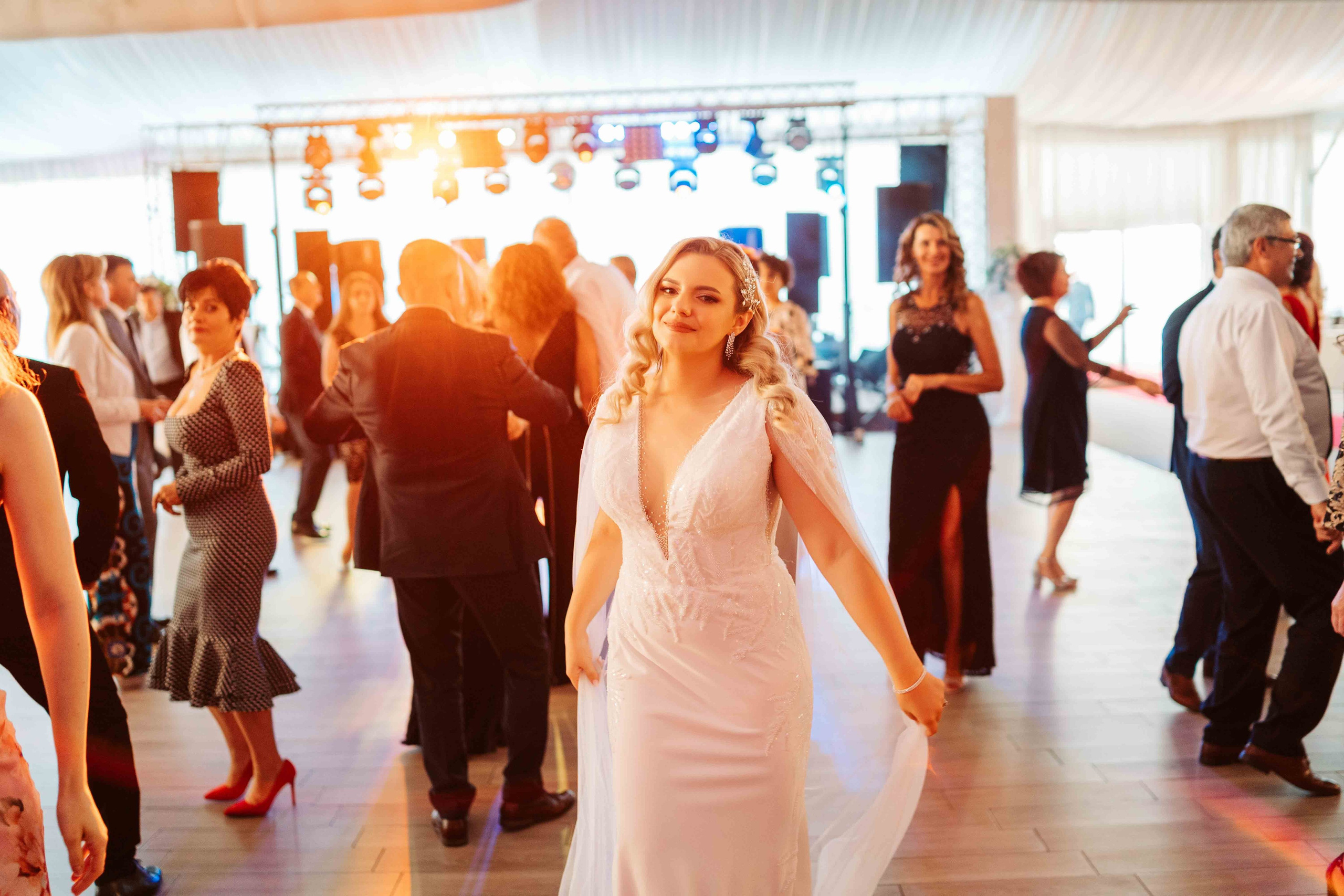 Roxana & Andrei. Contrast Studio