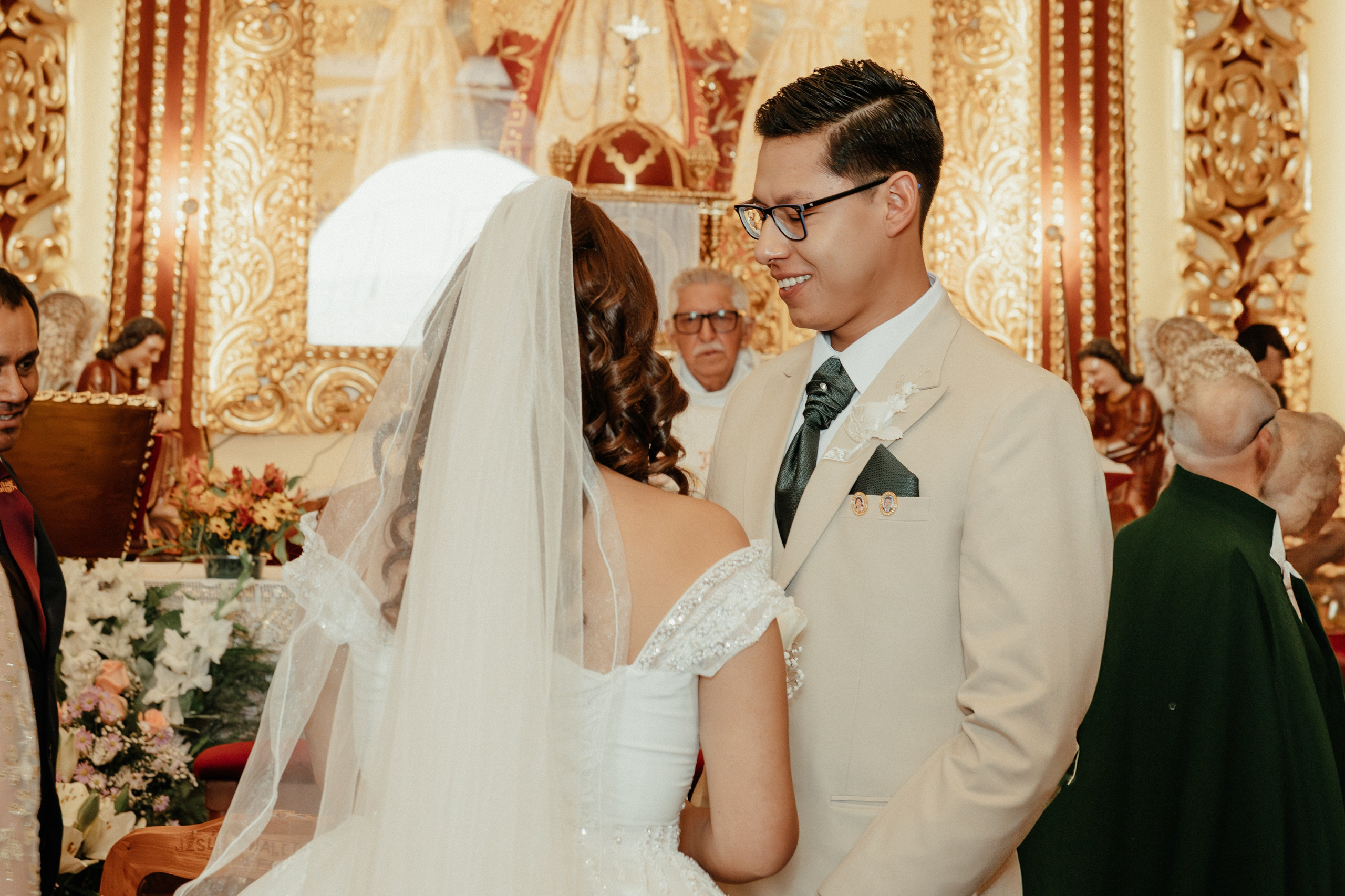 ANGIE + MANUEL BODA RELIGIOSA. Studio KVTA | Fotografía y Video de Bodas en Arequipa