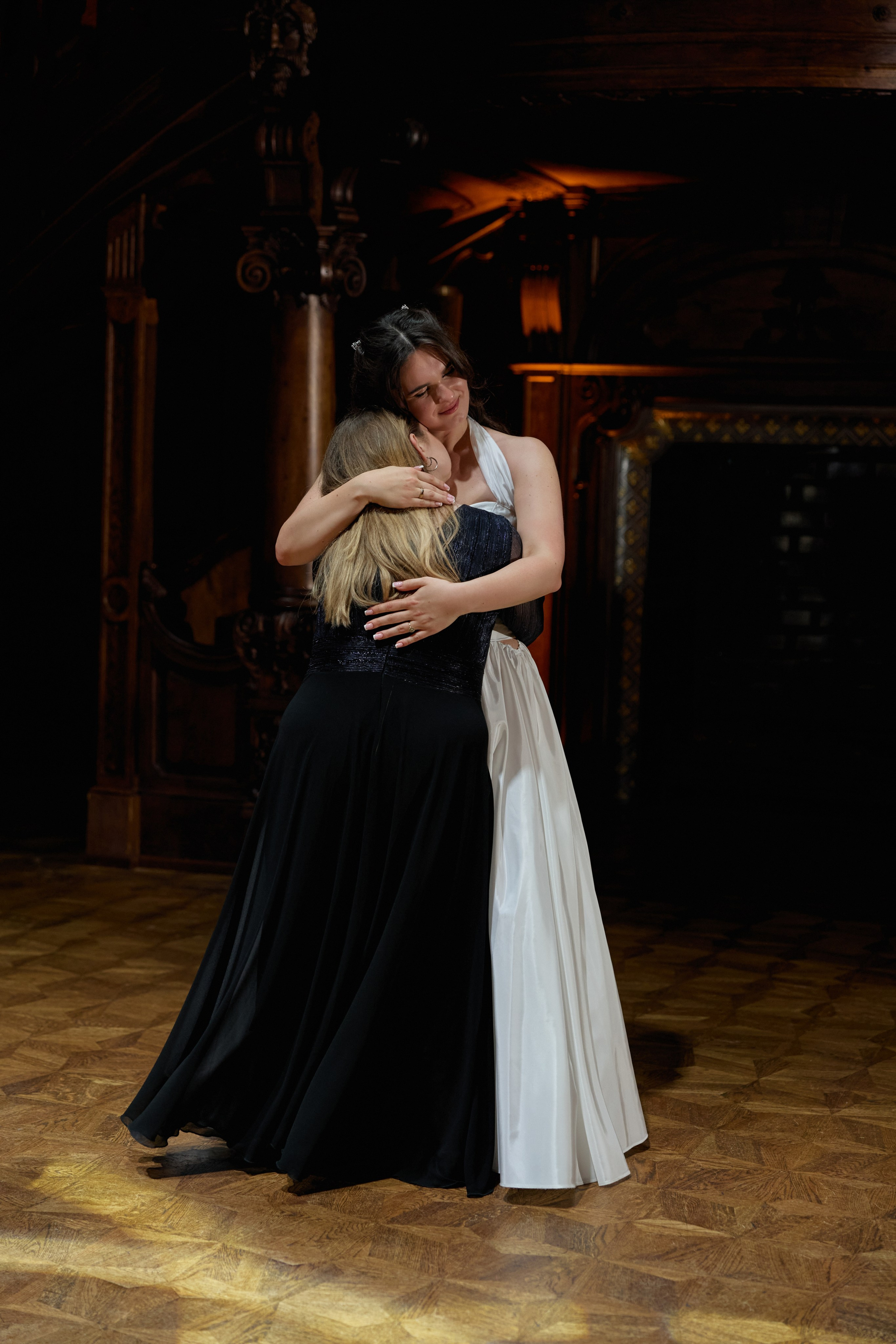 Wiktoria & Kacper. Pałac Goetz. Fotograf ślubny i rodzinny w Krakowie Yana Klymova