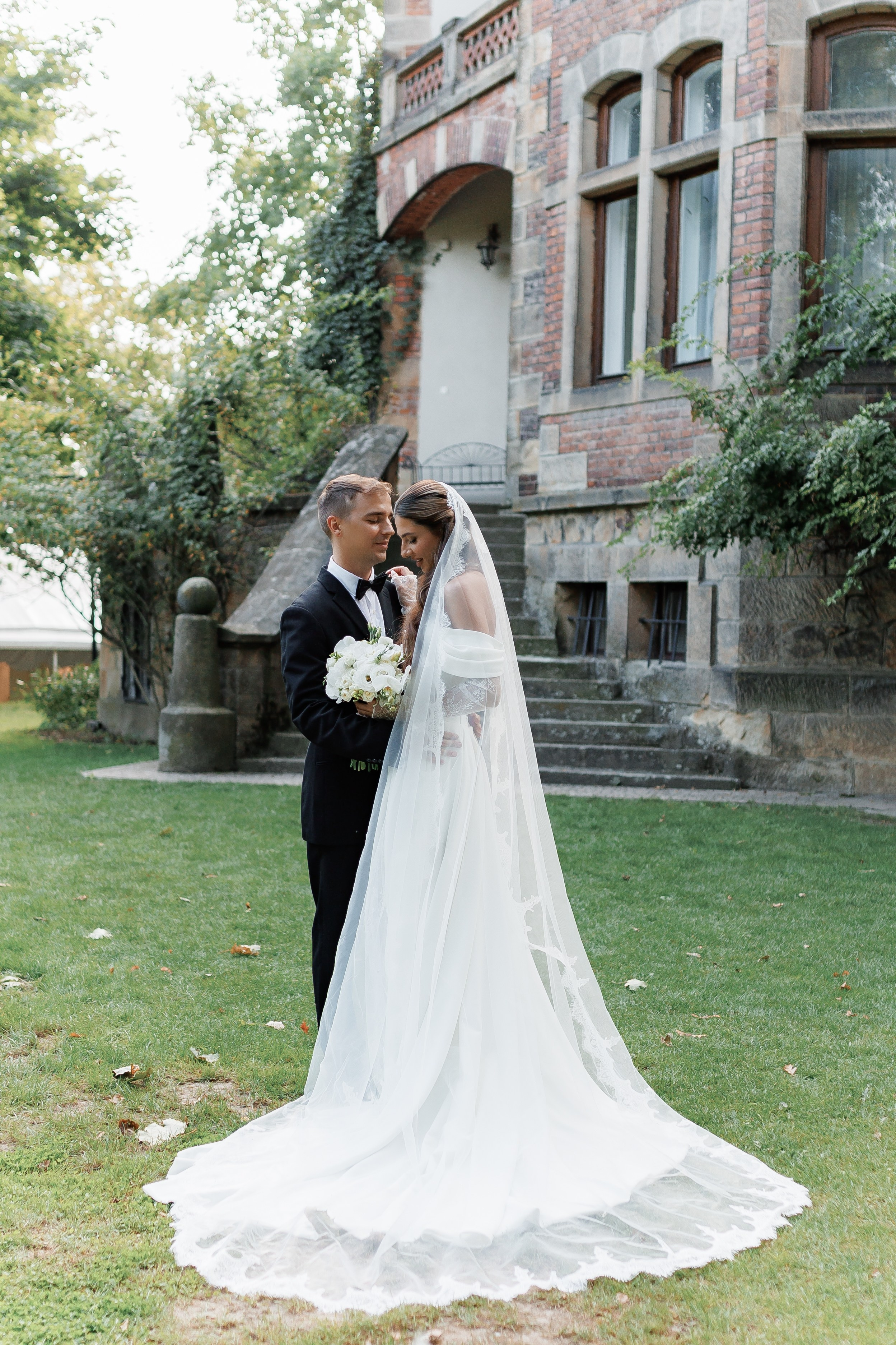Palac Zelenskich. Fotograf ślubny i rodzinny w Krakowie Yana Klymova
