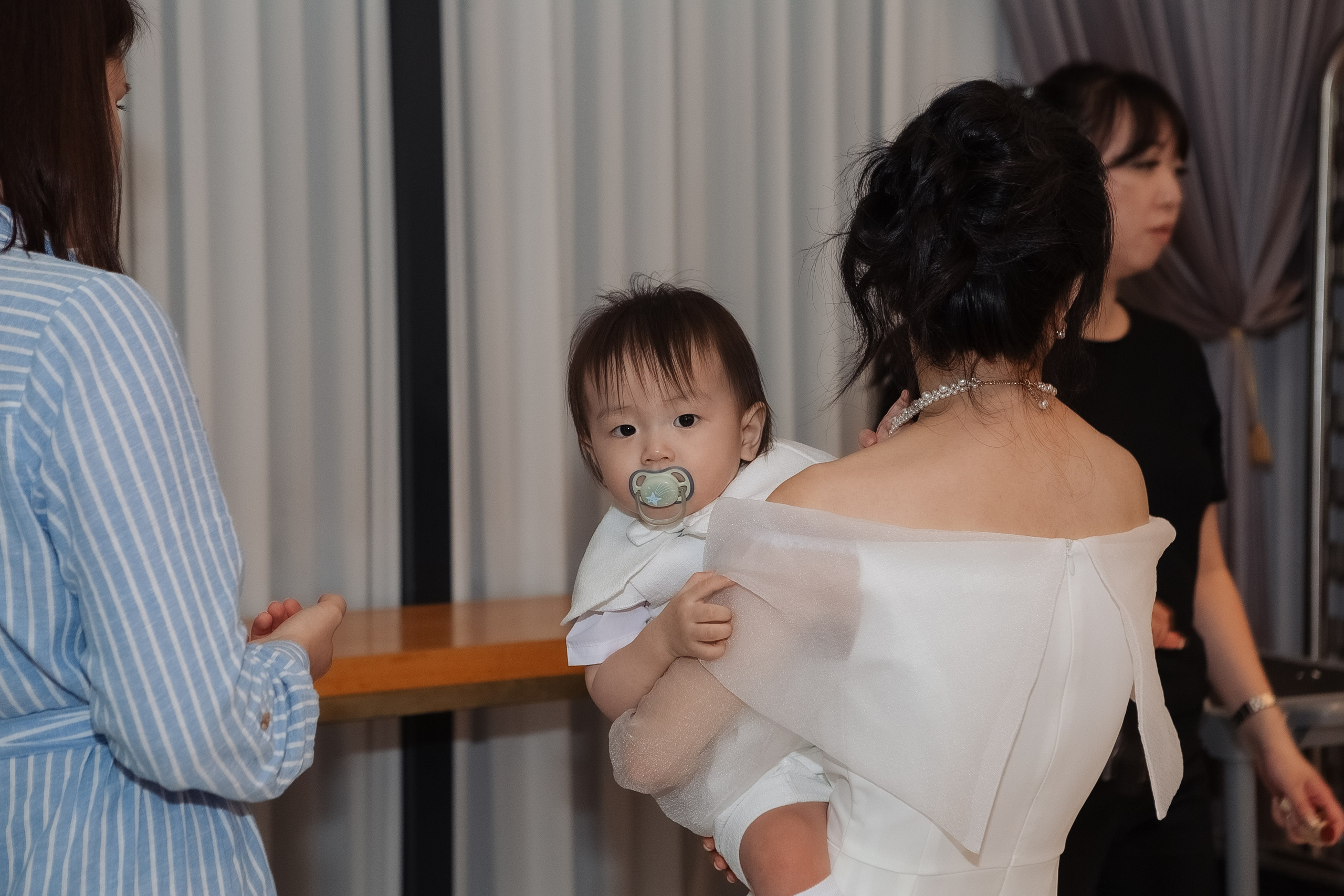 Тео дома и в ресторане. Фотограф беременности, ньюборн и годовасиков в Корее Жанна Хан