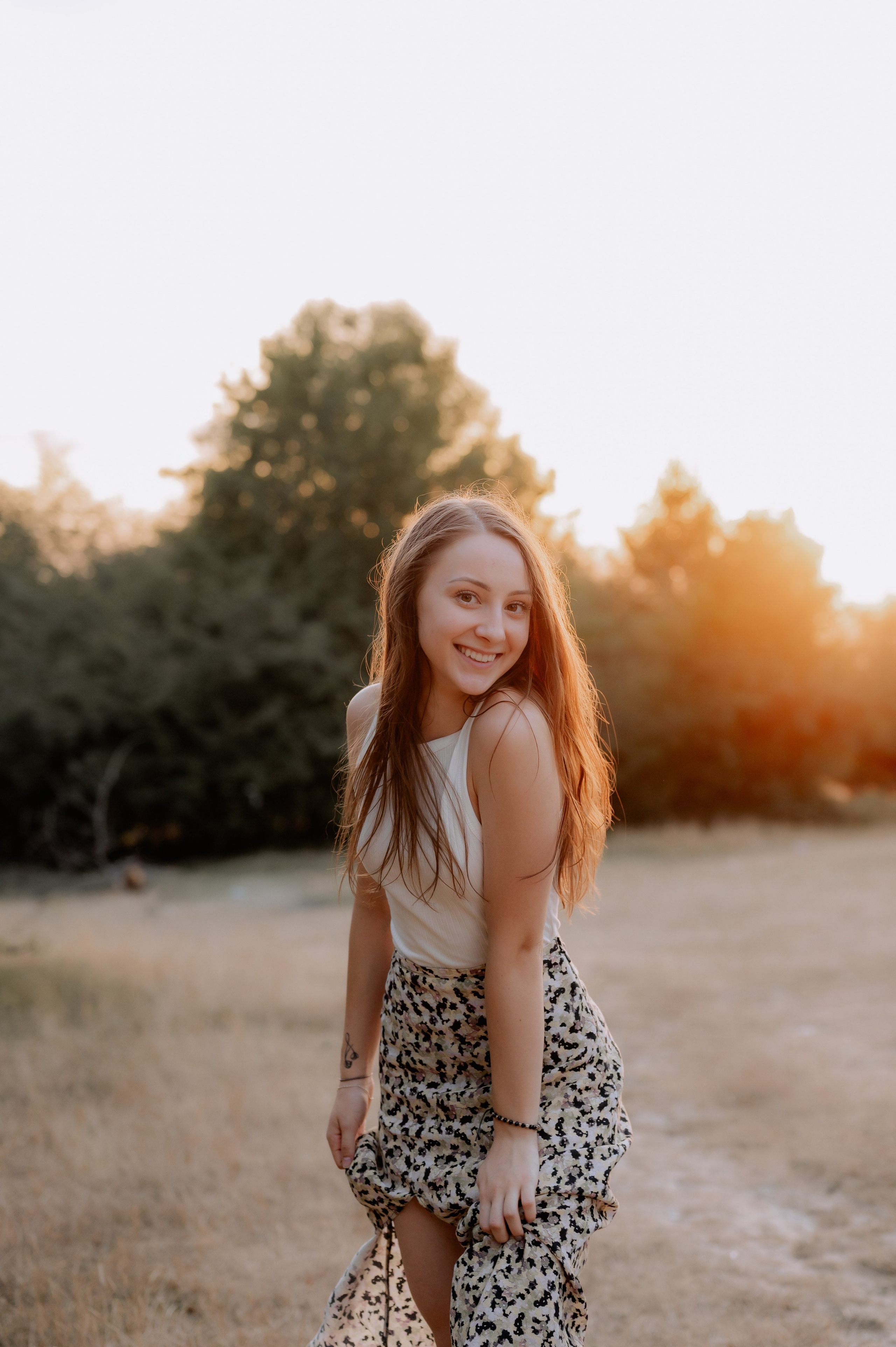 Sedinta foto in natura la apus. Proud Vision Weddings | Wedding Photography & Film — Servicii profesionale Foto Video Nunta Iasi