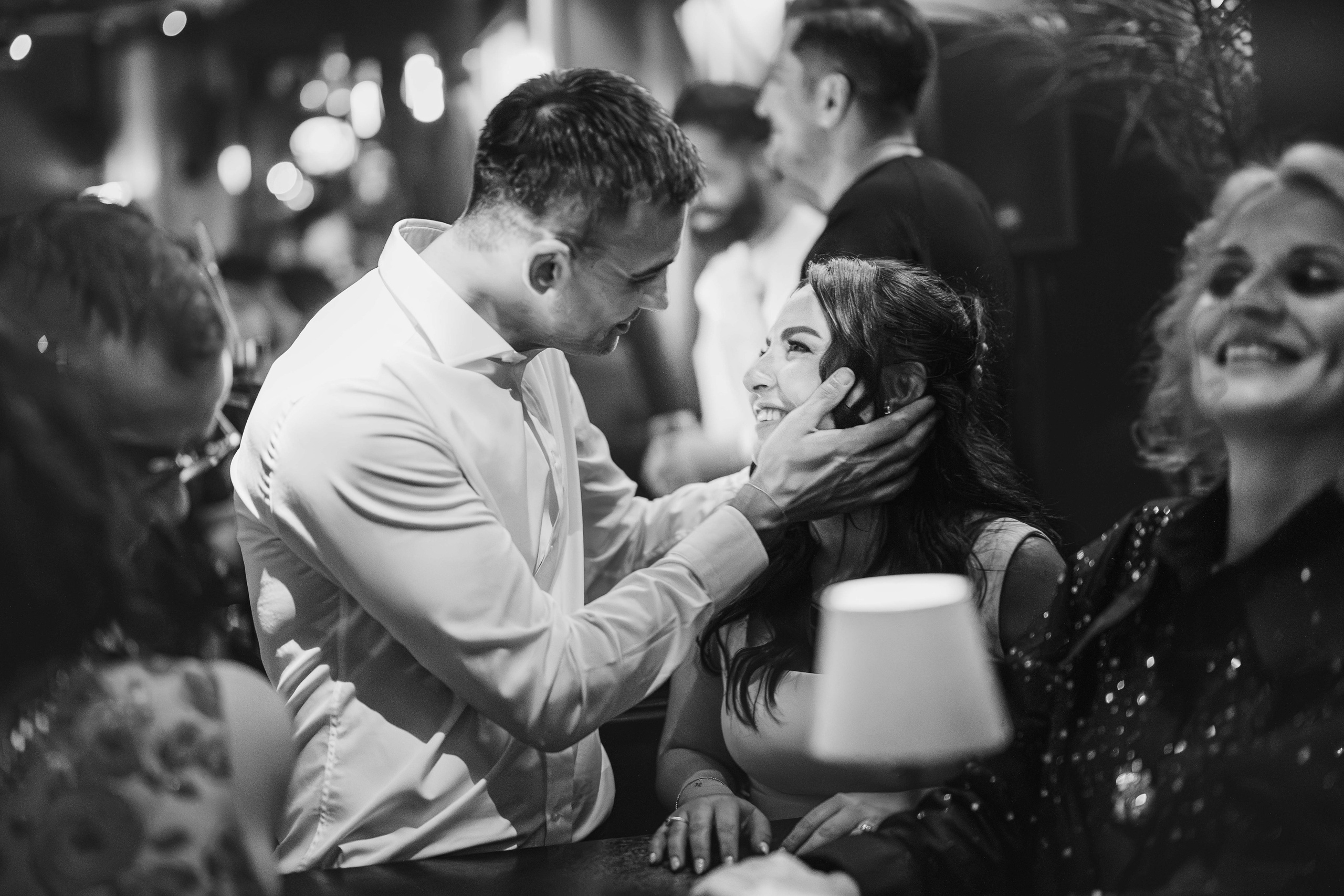 PARTY. Gabriel Florea — Fotograf nuntă București