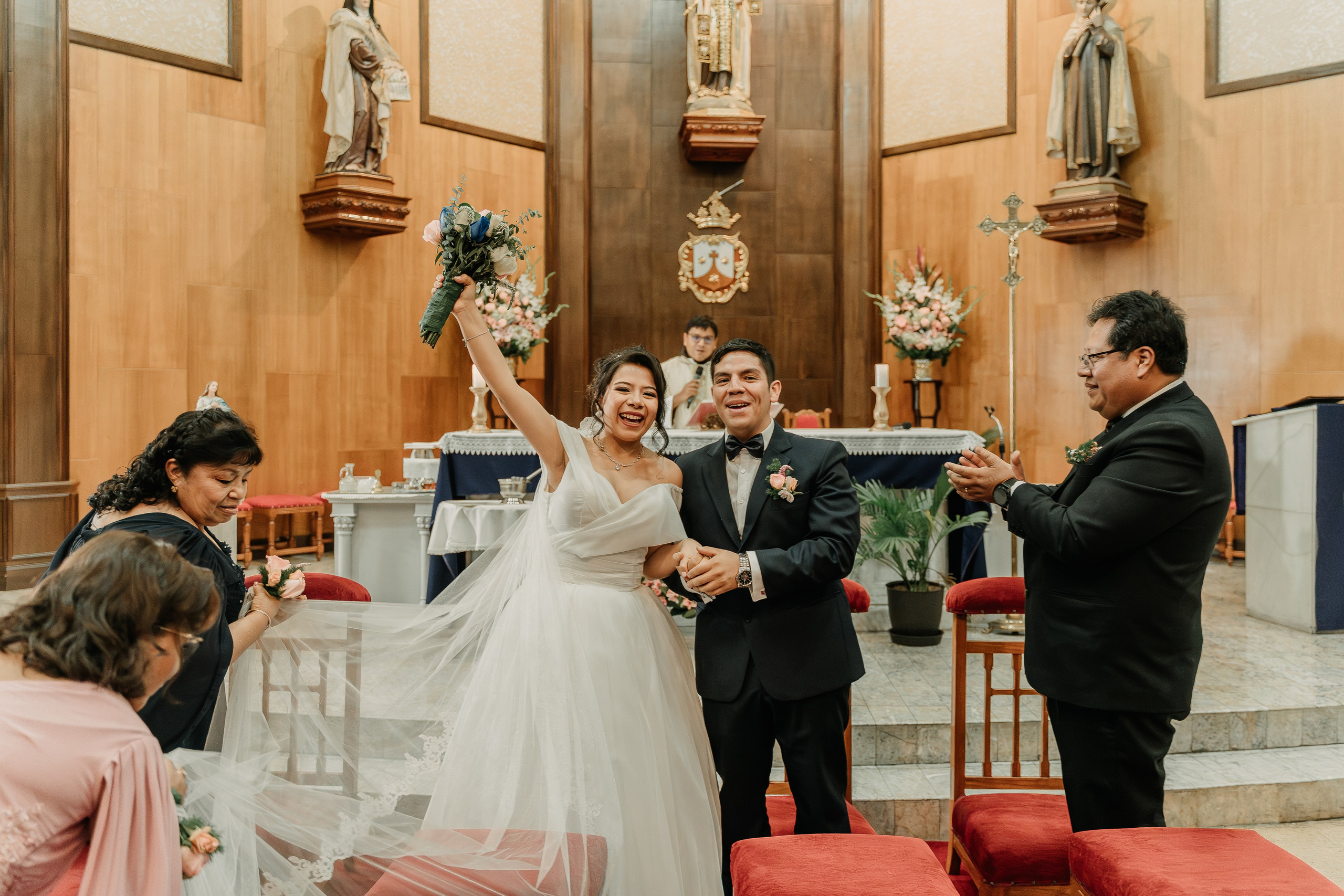 ALEJANDRA + RODRIGO BODA RELIGIOSA. Studio KVTA | Fotografía y Video de Bodas en Arequipa