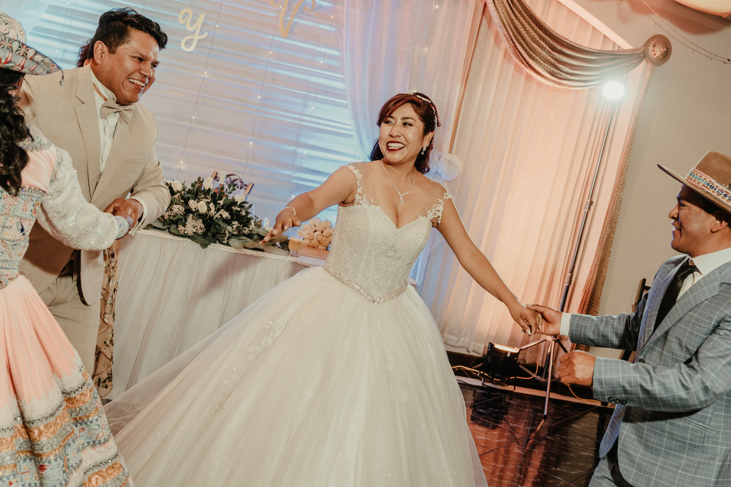 VANESSA + FRANKLIN BODA RELIGIOSA. Studio KVTA | Fotografía y Video de Bodas en Arequipa