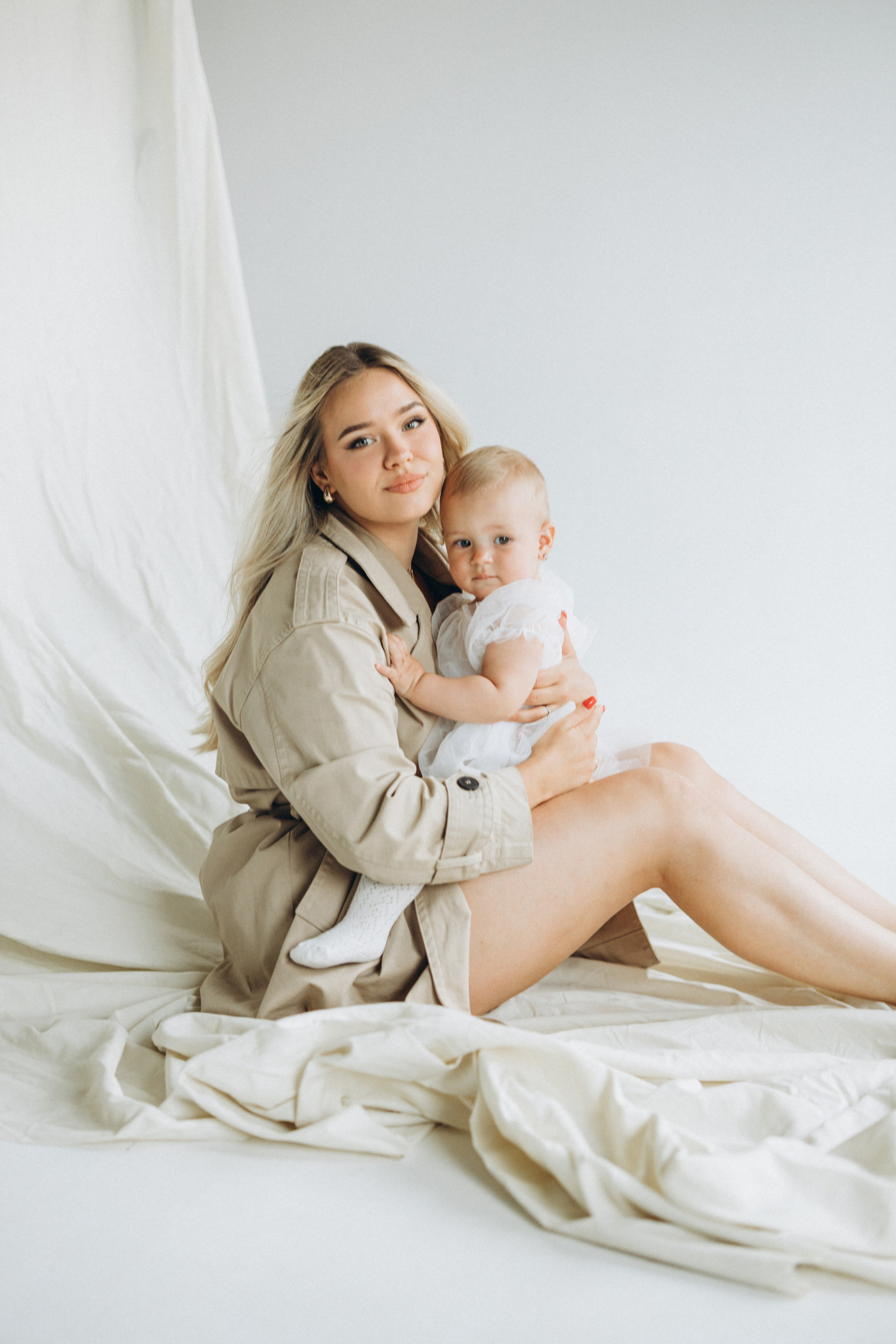Leora. AlinaLazurko.uk | Professional portrait photographer