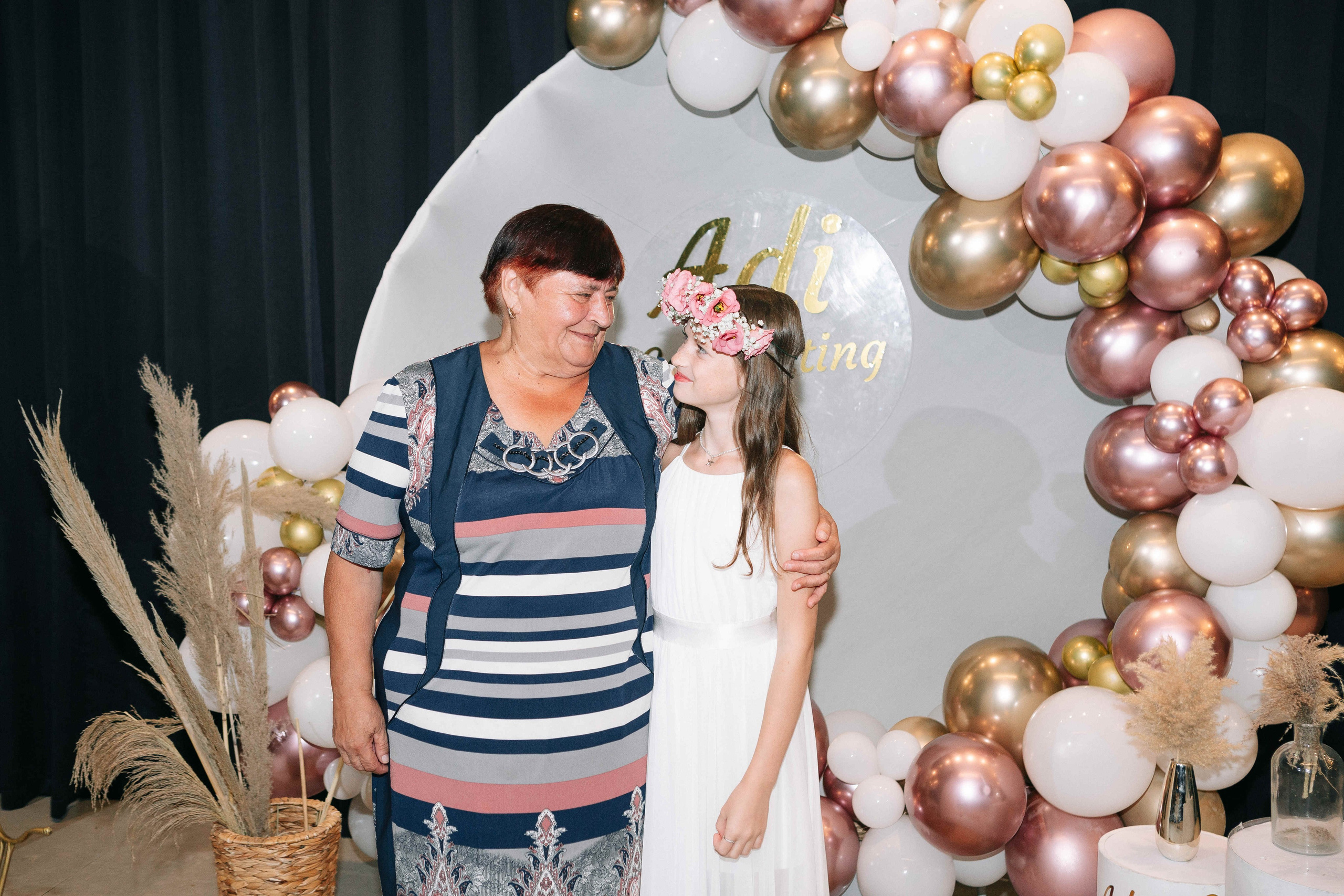 PARTY WITH FRIENDS. Https://shi-photo.com/