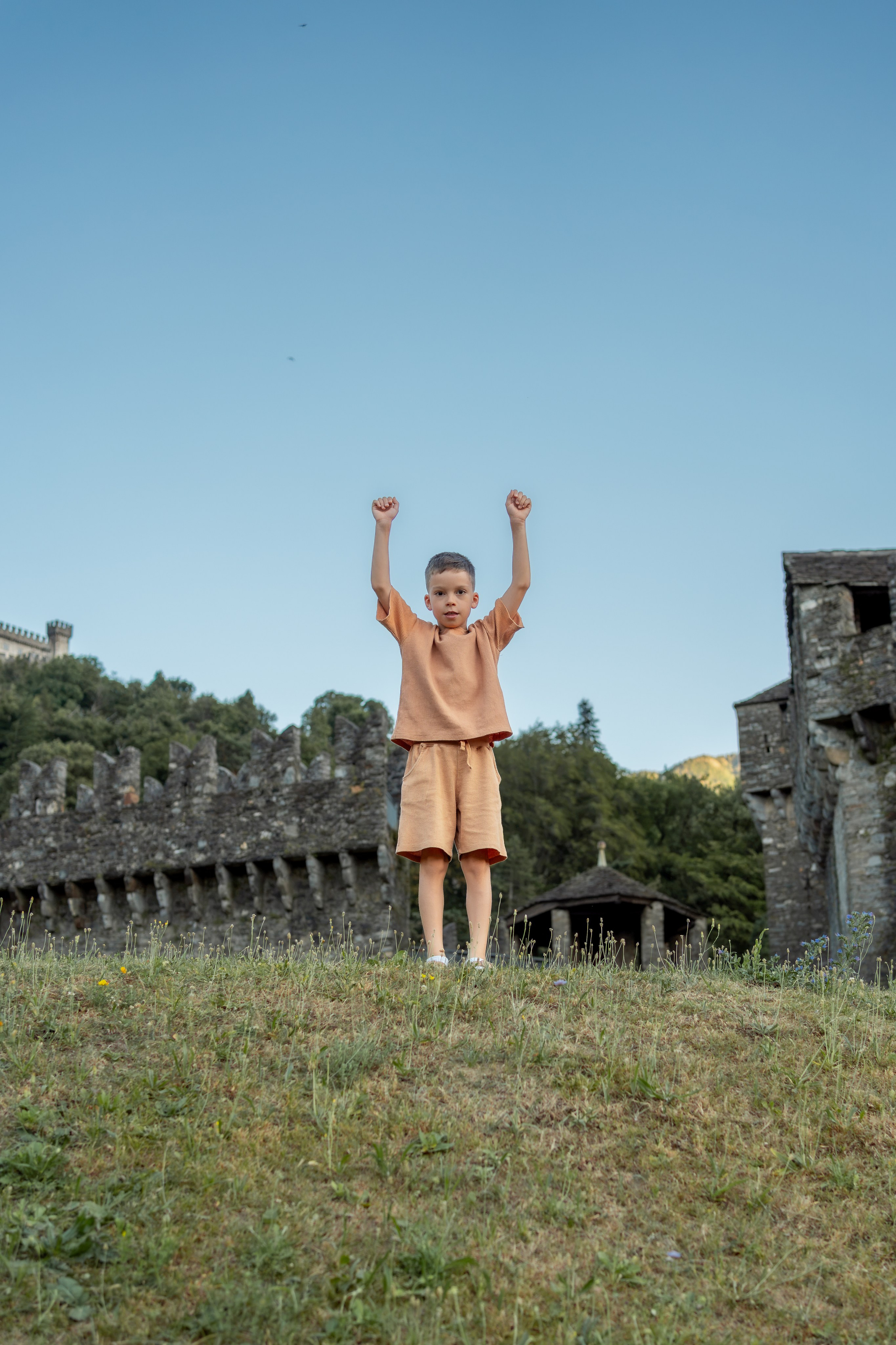 Sesión familiar con vistas a Bellinzona. Fotógrafa en Calafell y Barcelona | Elena Medvedeva
