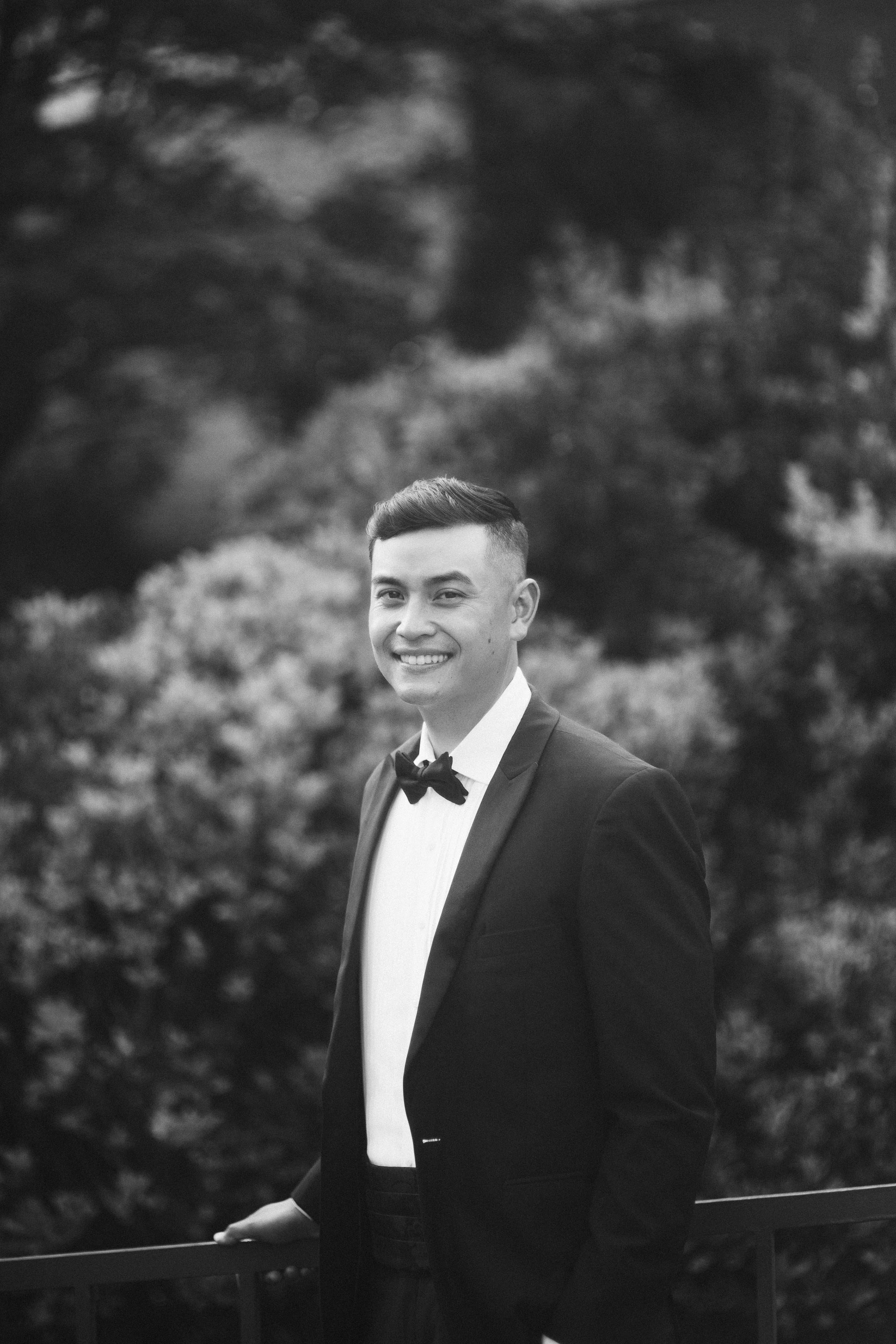 Groom portrait in black and white, classic wedding look