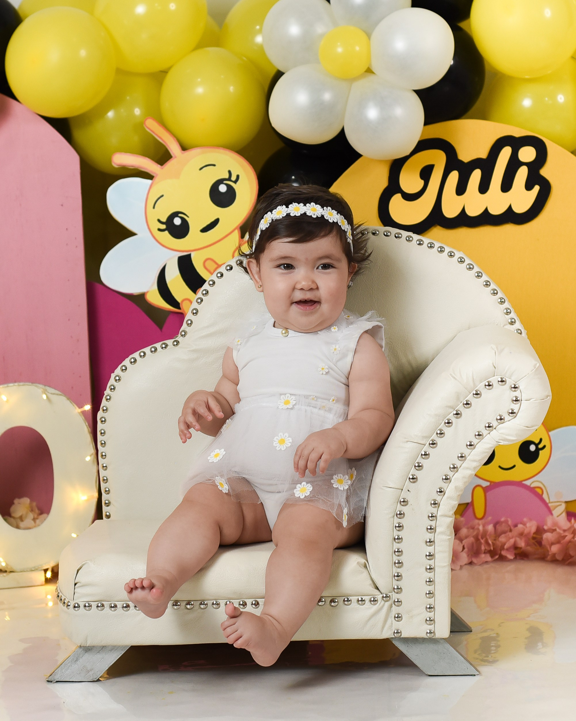 Sesión 1er añito de Juli. Temática: Abejita de Plim Plim +  Mini Sesión Navideña. Fotografo de casamiento en misiones y fotógrafo de familia  Posadas