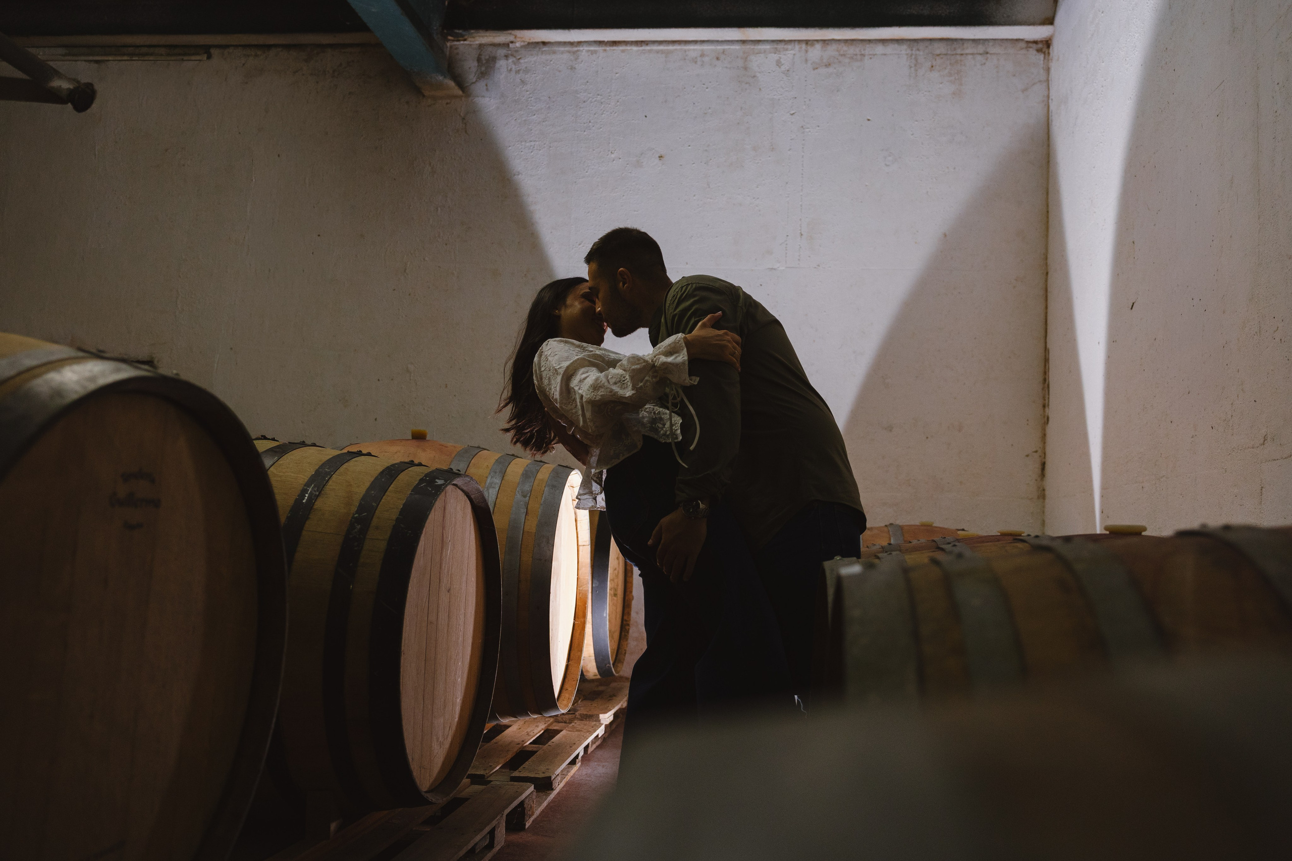 Fotos de preboda en una bodega de vino en Bullas