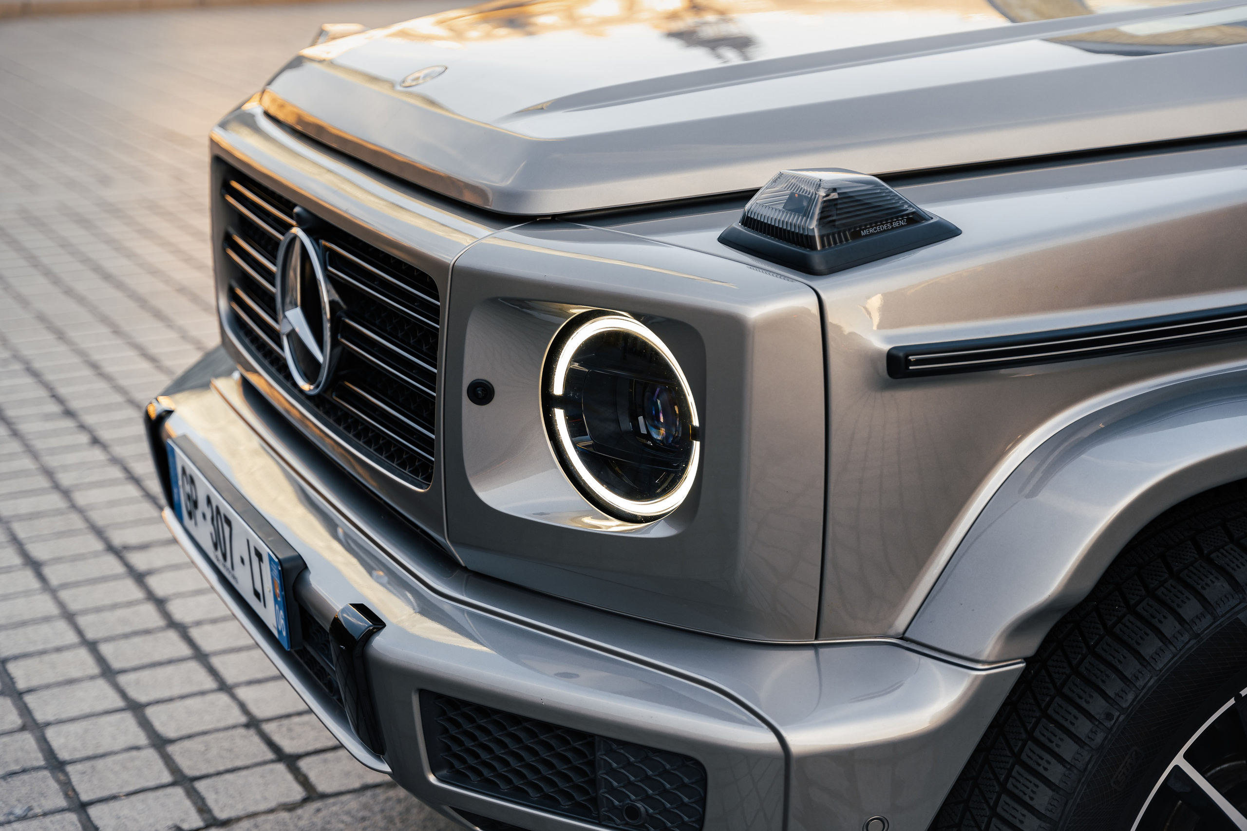 Mercedes Benz G500. Photographer in Paris — Vitalii Motruk