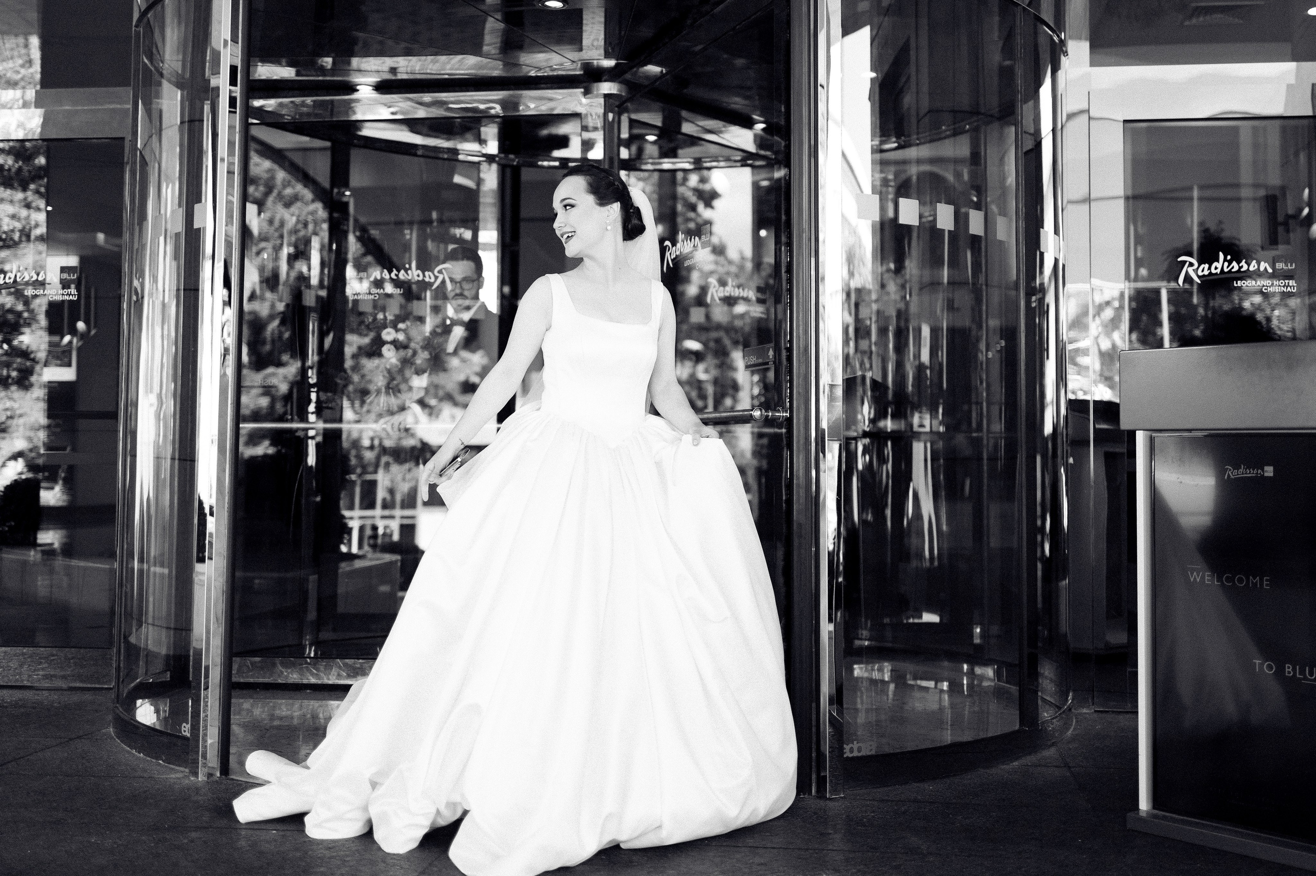 Nunta stil Radisson Blu Hotel Chisinau - wedding photographer Andrei Zveaghintev. Fotograf nunta si familie in Moldova, Chisinau - Andrei Zveaghintev