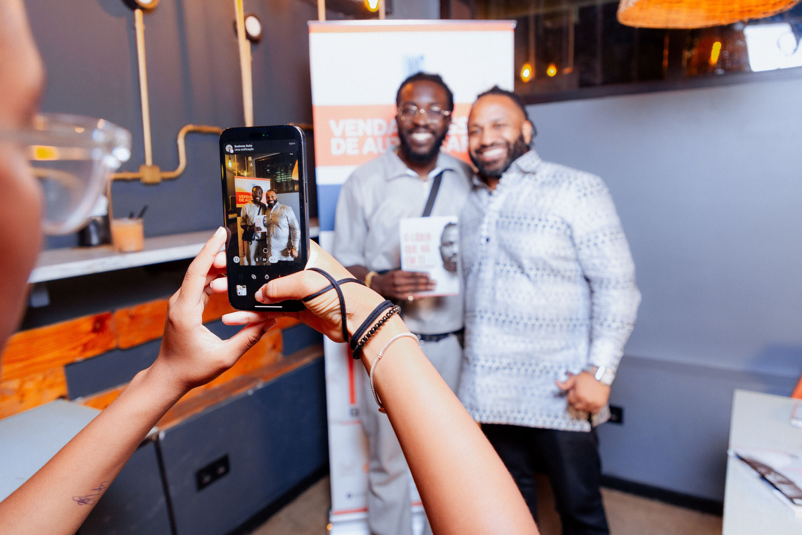 Lançamento do livro — MV