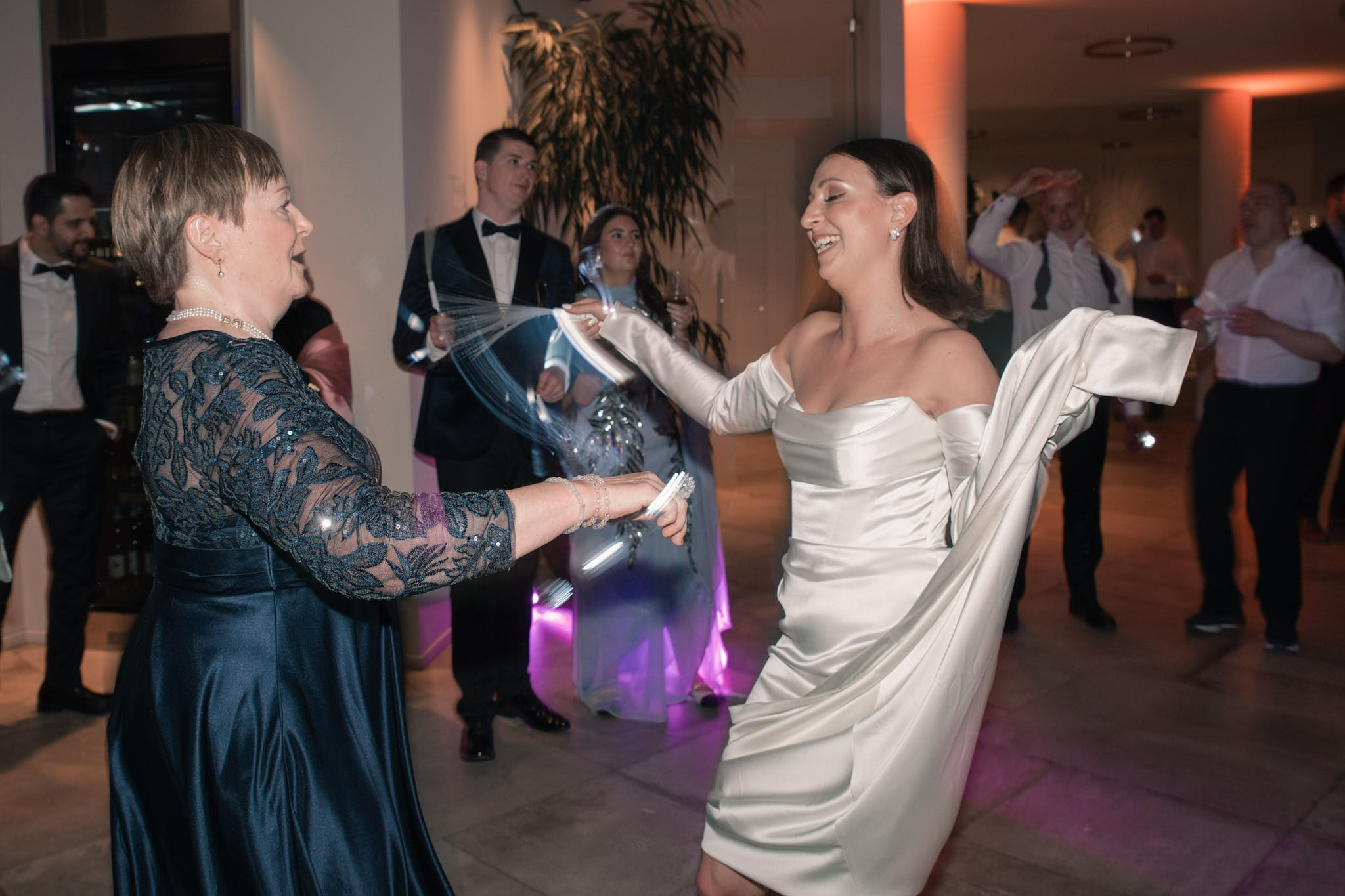 Roxie & Richard Wedding. Fotografo matrimonio Lago di Como Ferrari Media Production