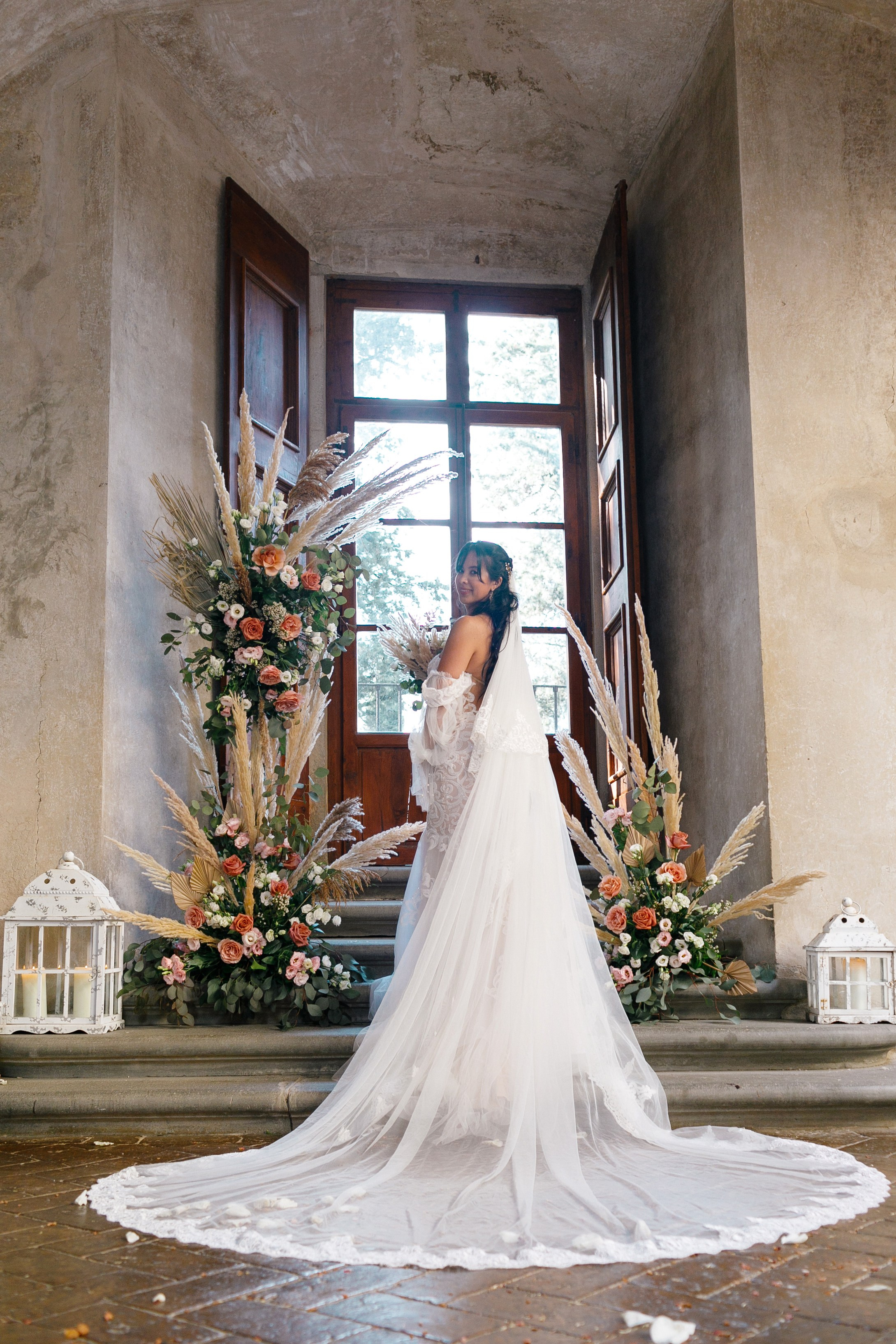 Tuscany Castello di Montegufoni wedding. Iurkovski PHOTOGRAPHY in Europe. Luxury destination weddings and events