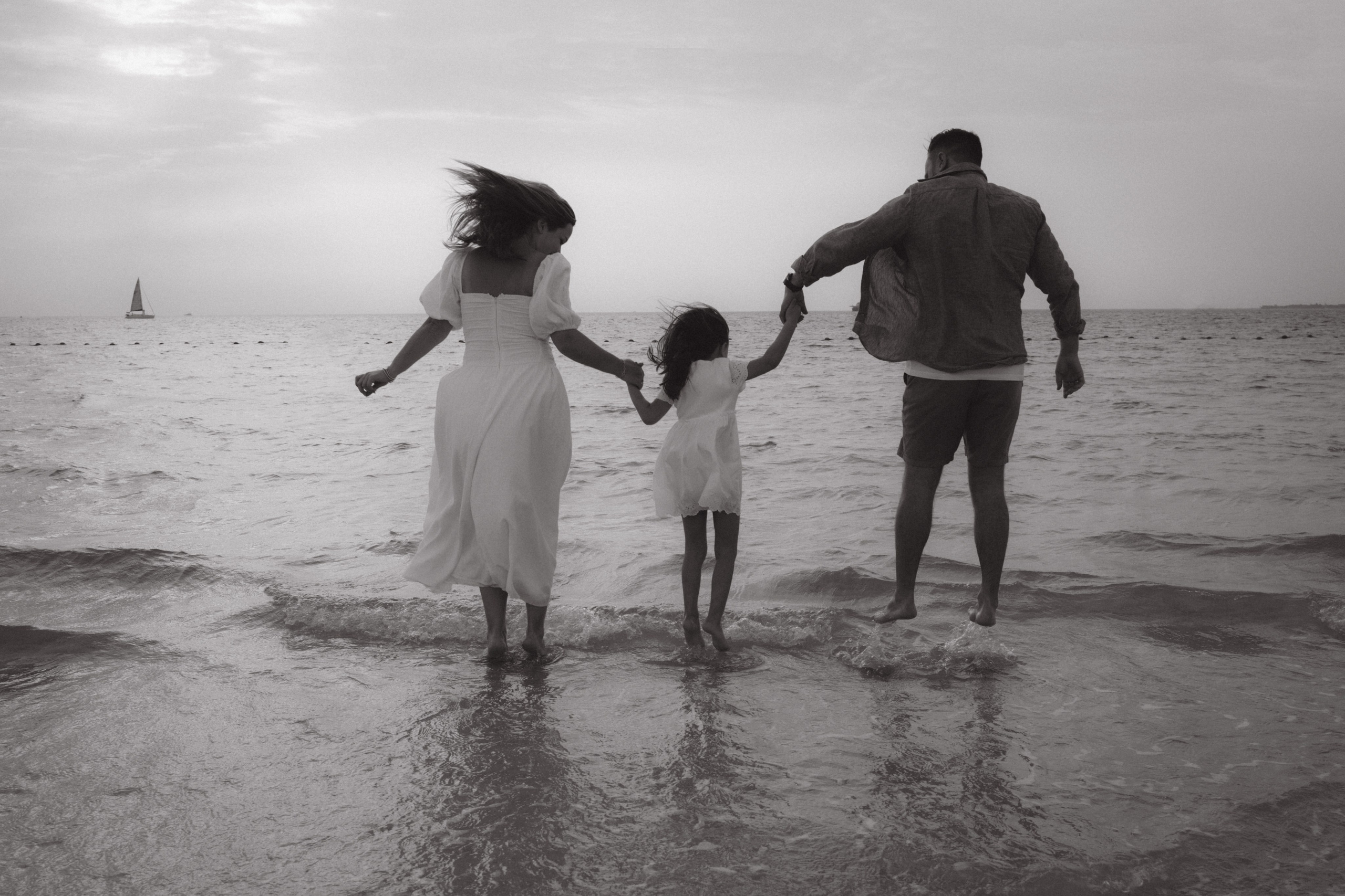 Golden hour family. Birth, Family, Newborn photographer in Dubai| Eliza Baitikova