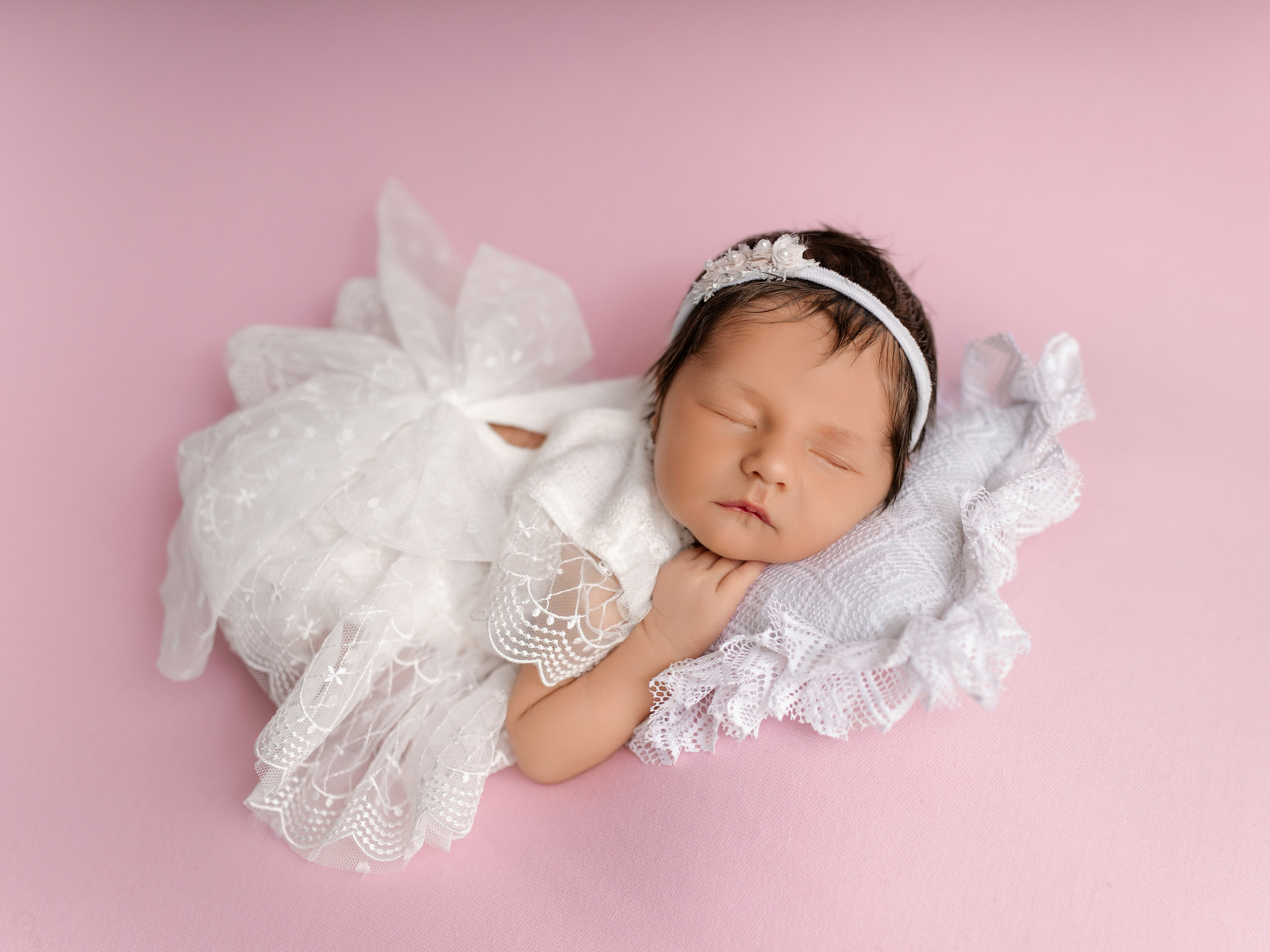 Esu Aleksandra naujagimių ir kudikių fotografė iš Vilniaus