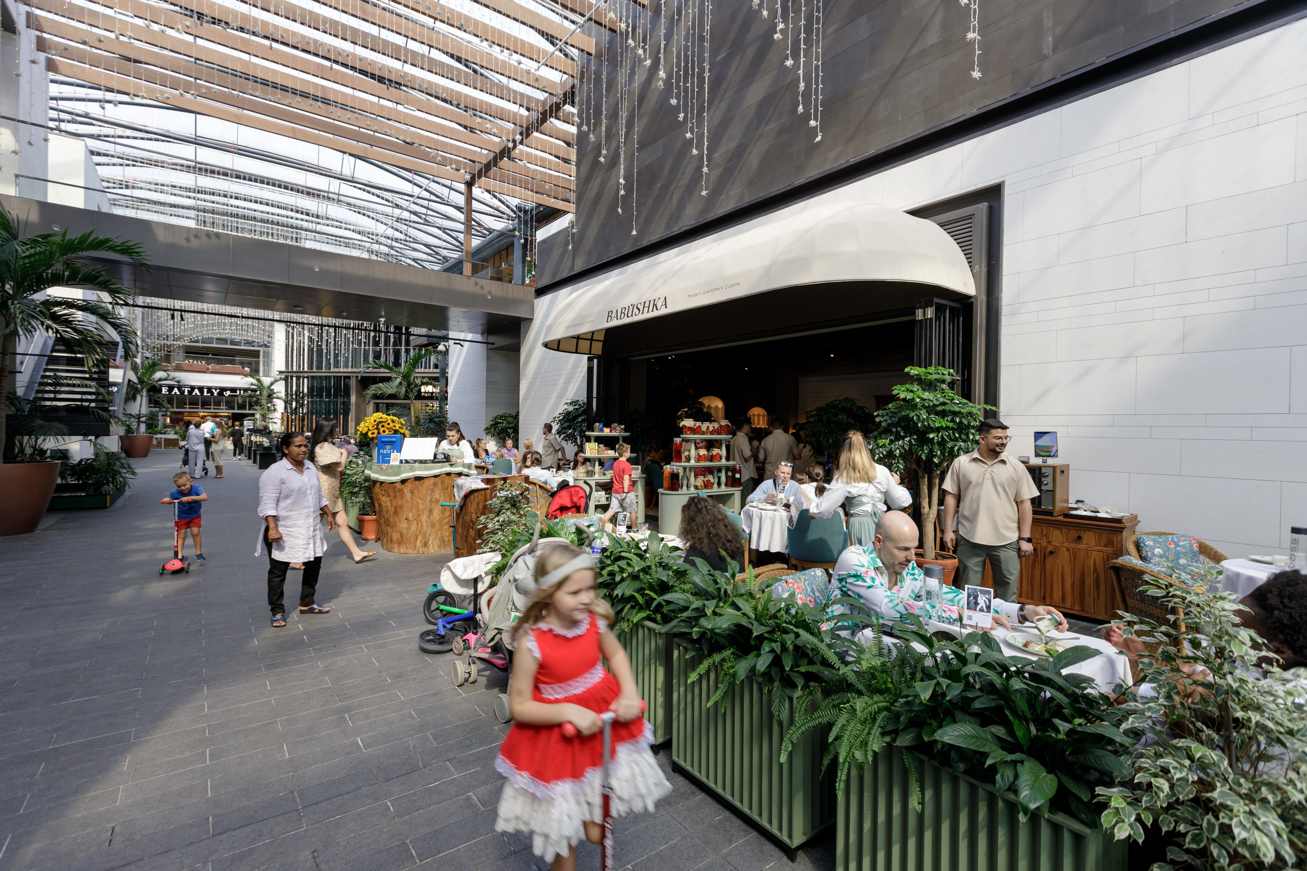 Maslenitsa at Babushka Restaurant, Dubai 2024. Photographer Anna Curly | Weddings and Events in Dubai