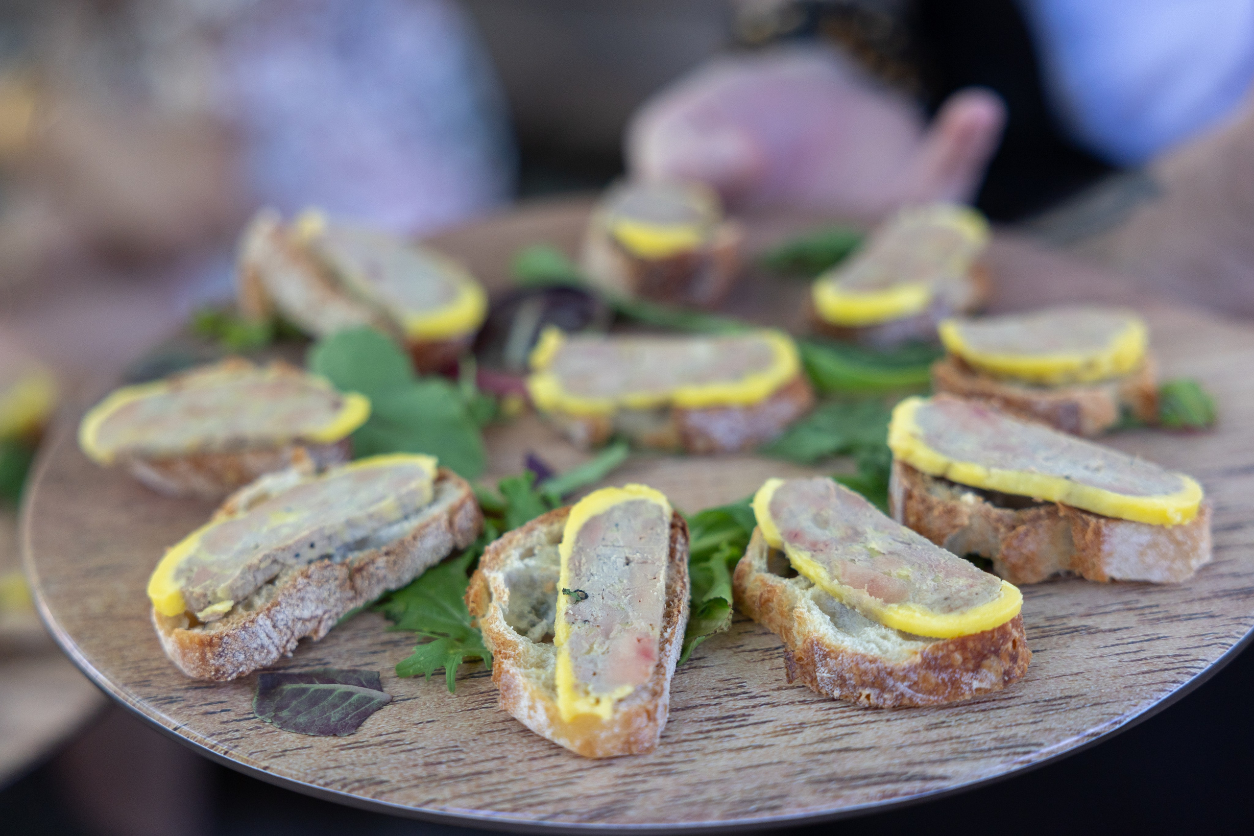 The Baptism of Diana in the Church of Saint-Sernin in Toulouse. Eugénie Smirnova — Photographe à Toulouse et dans le Sud-Ouest