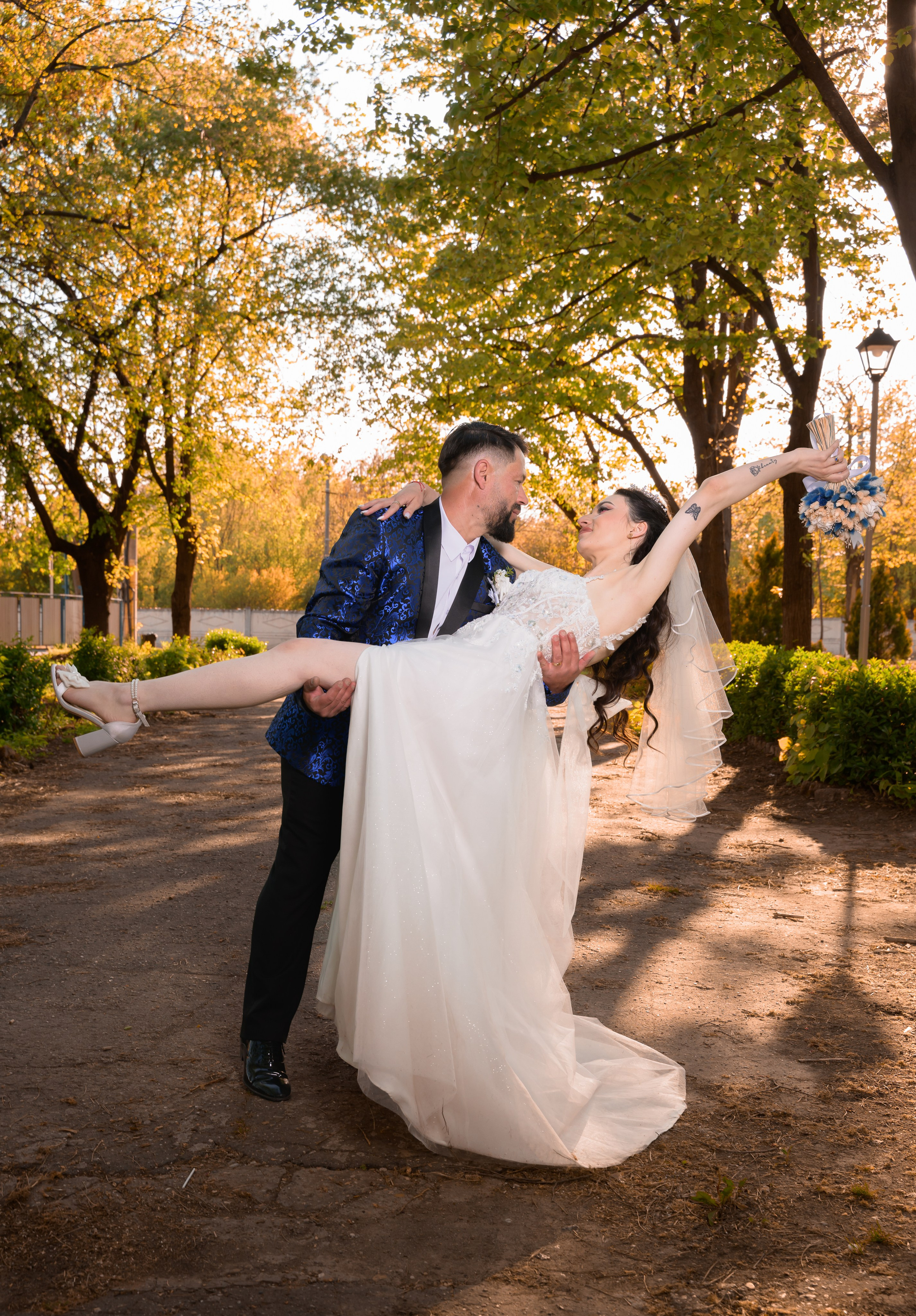 Wedding. Hand for photos