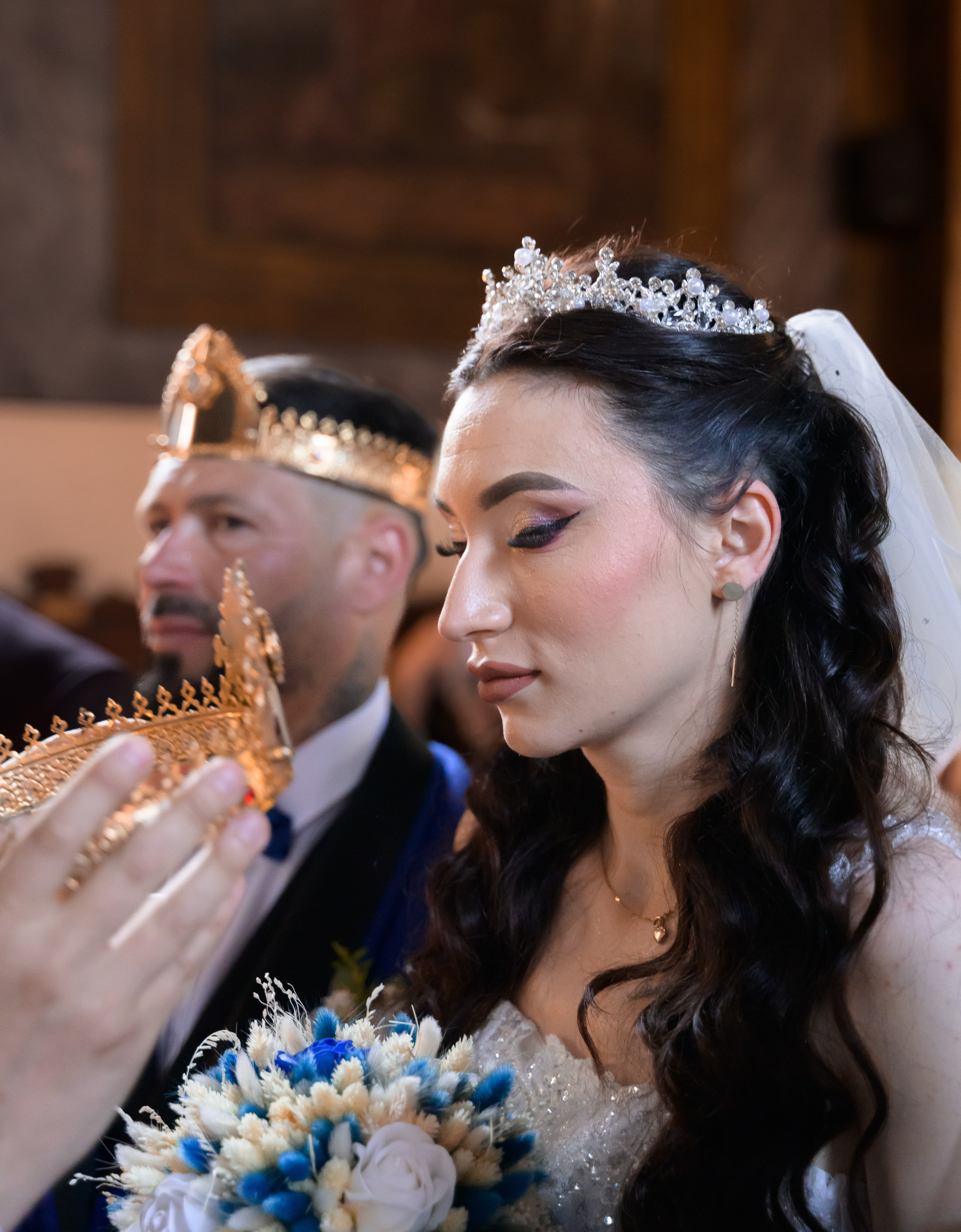 Wedding. Hand for photos