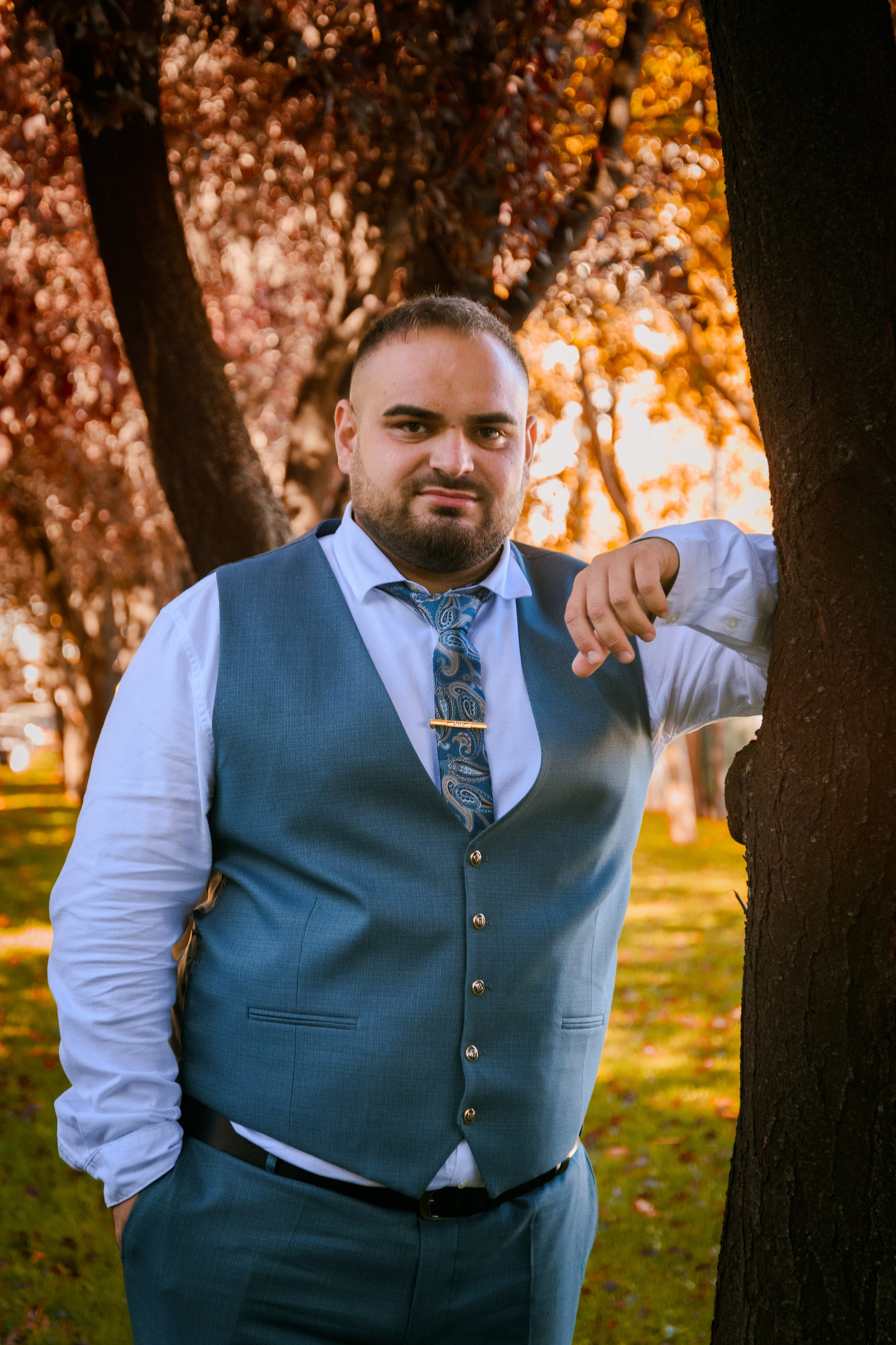 Civil Ceremony Florin — Alexandra. Hand for photos