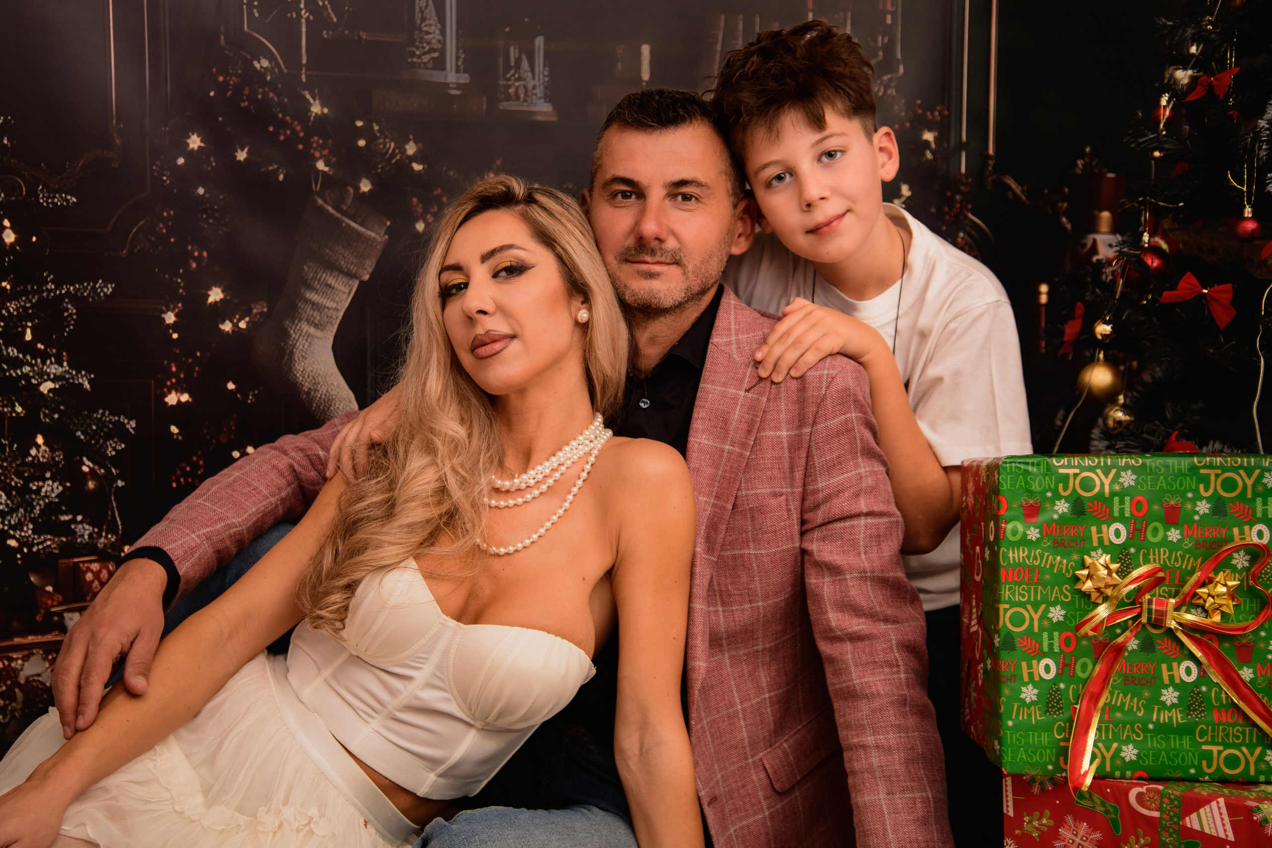 Christmas Photoshoot. Hand for photos