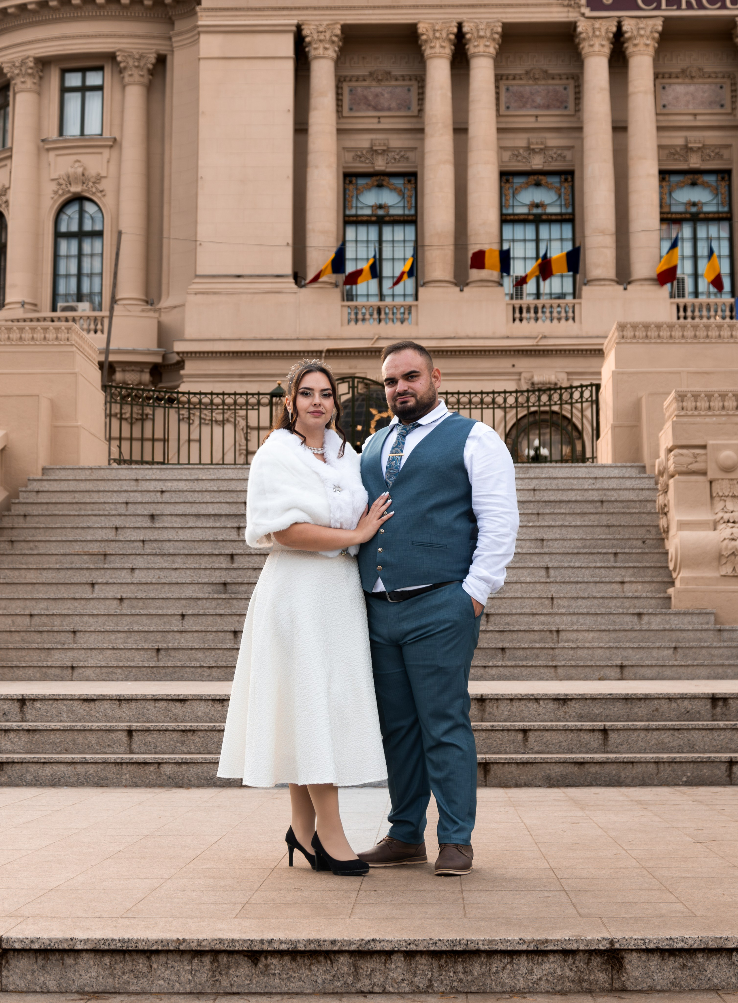 Civil Ceremony Florin — Alexandra. Hand for photos