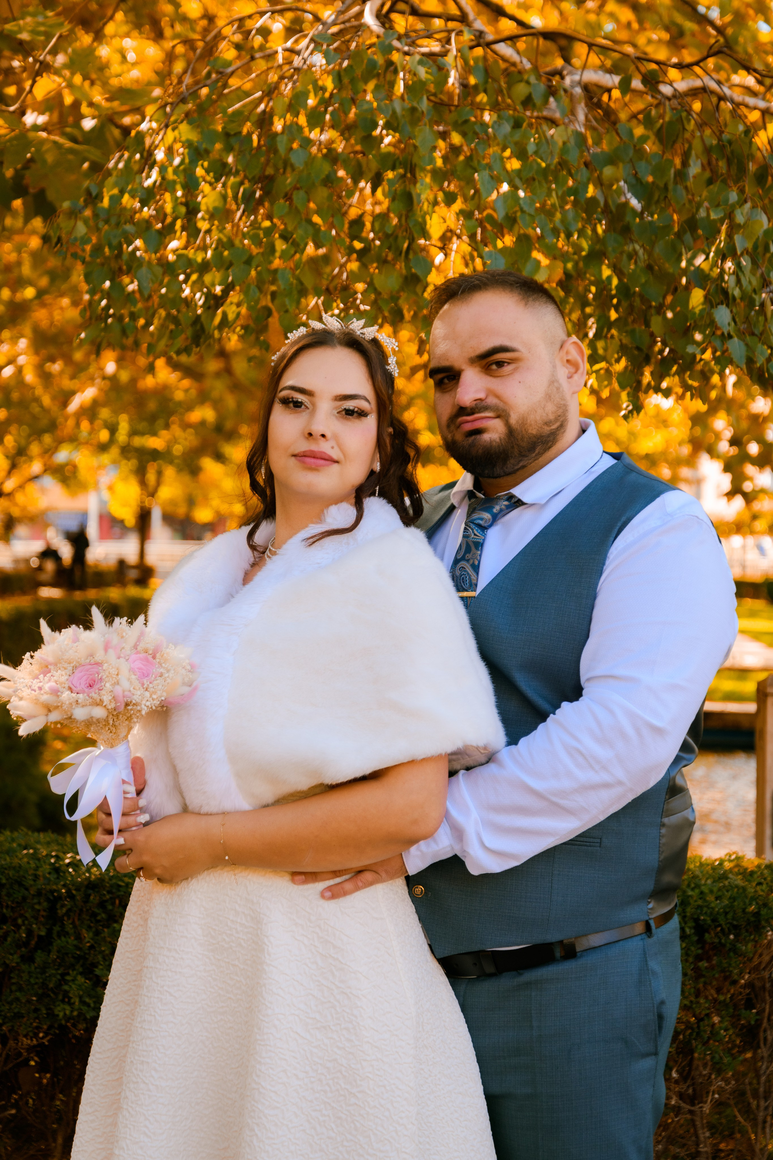 Civil Ceremony Florin — Alexandra. Hand for photos