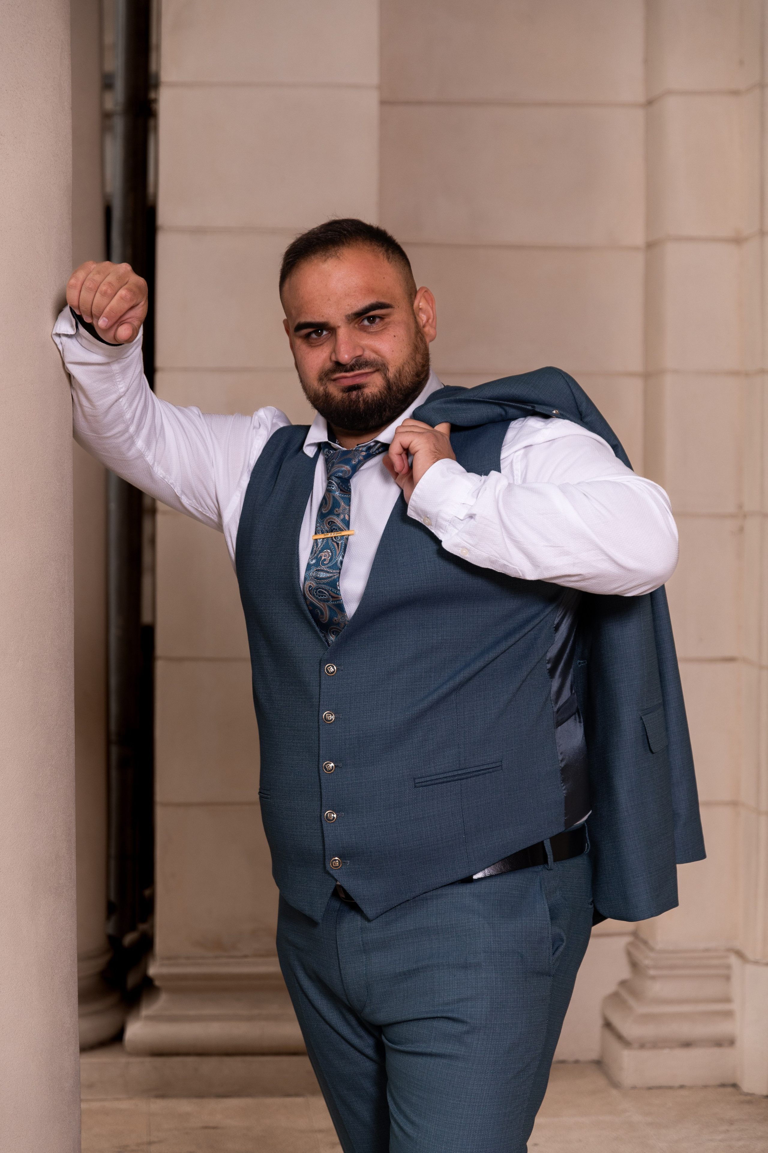 Civil Ceremony Florin — Alexandra. Hand for photos