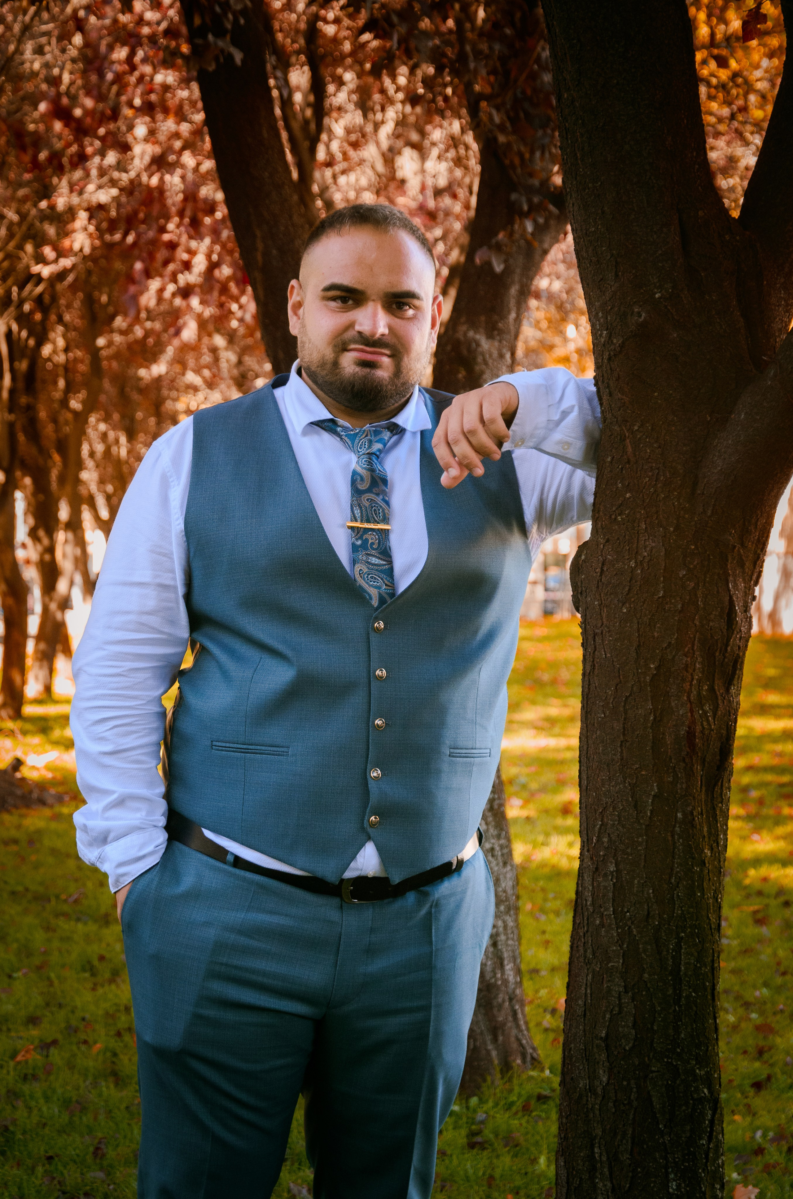 Civil Ceremony Florin — Alexandra. Hand for photos