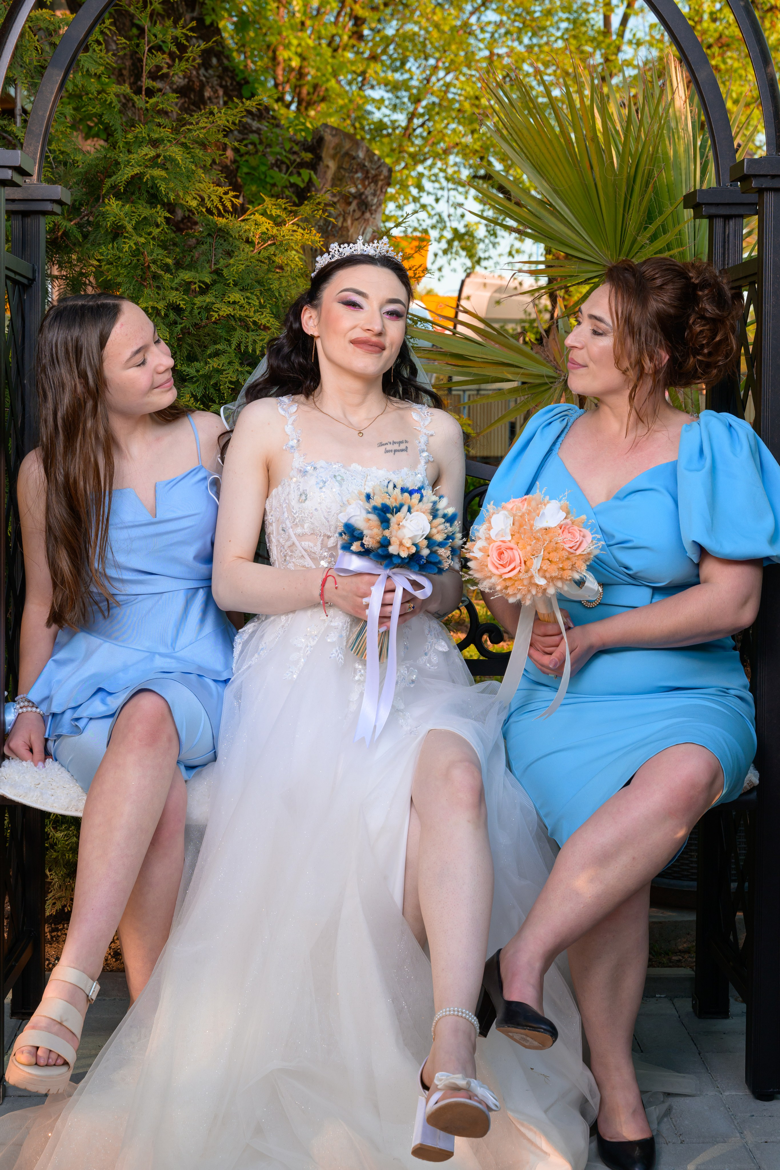 Wedding. Hand for photos