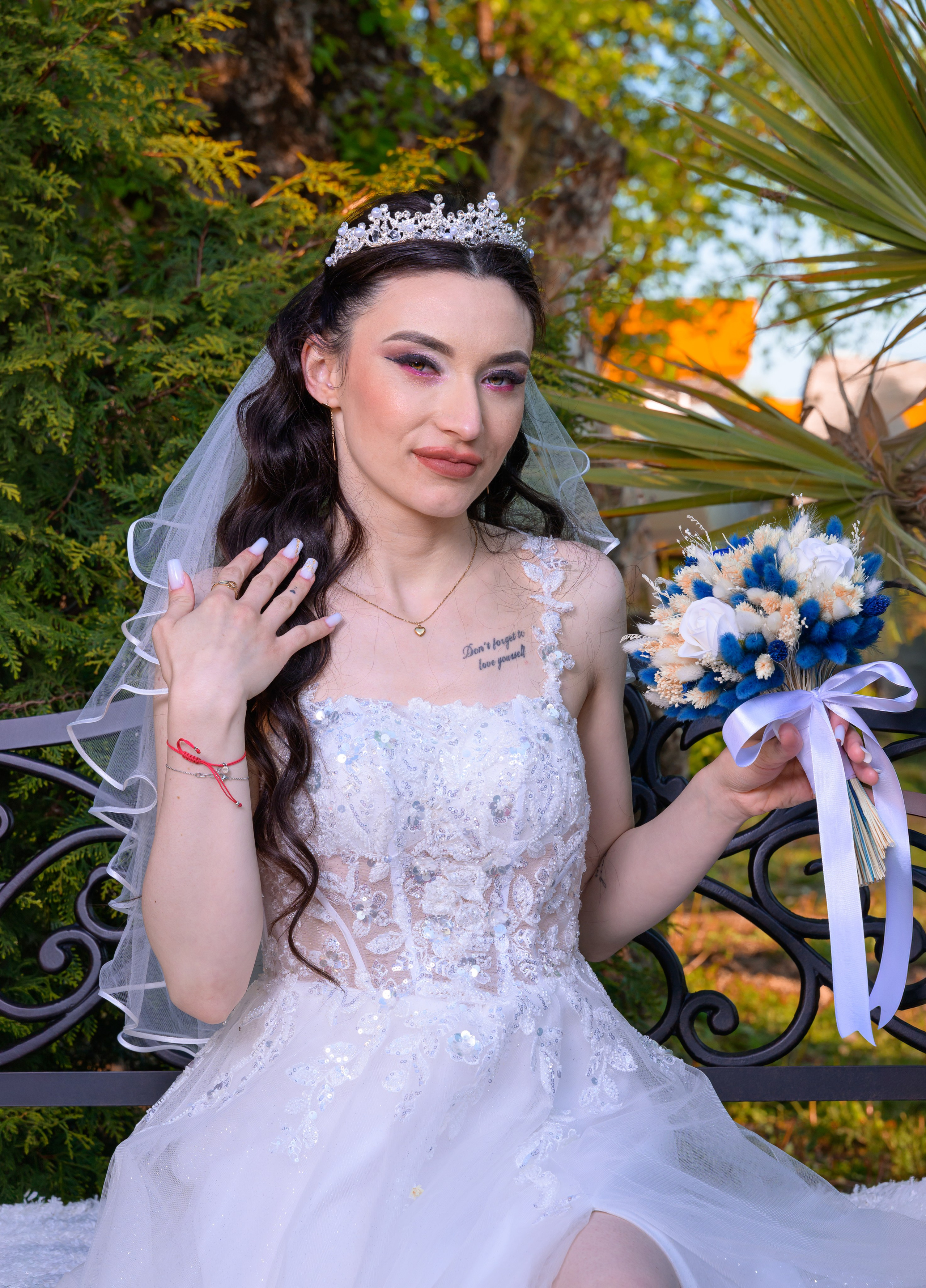 Wedding. Hand for photos