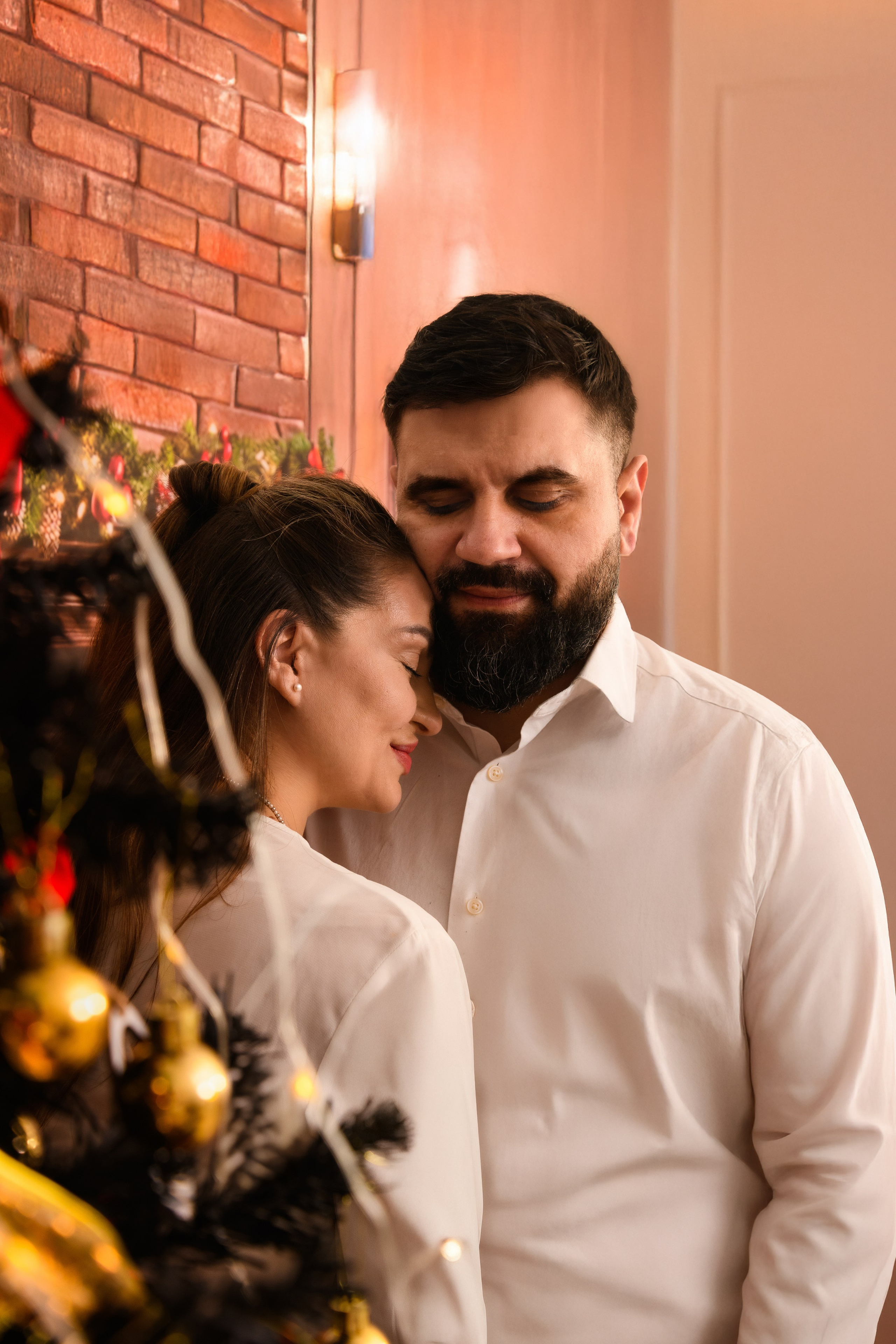 Christmas Photoshoot. Hand for photos