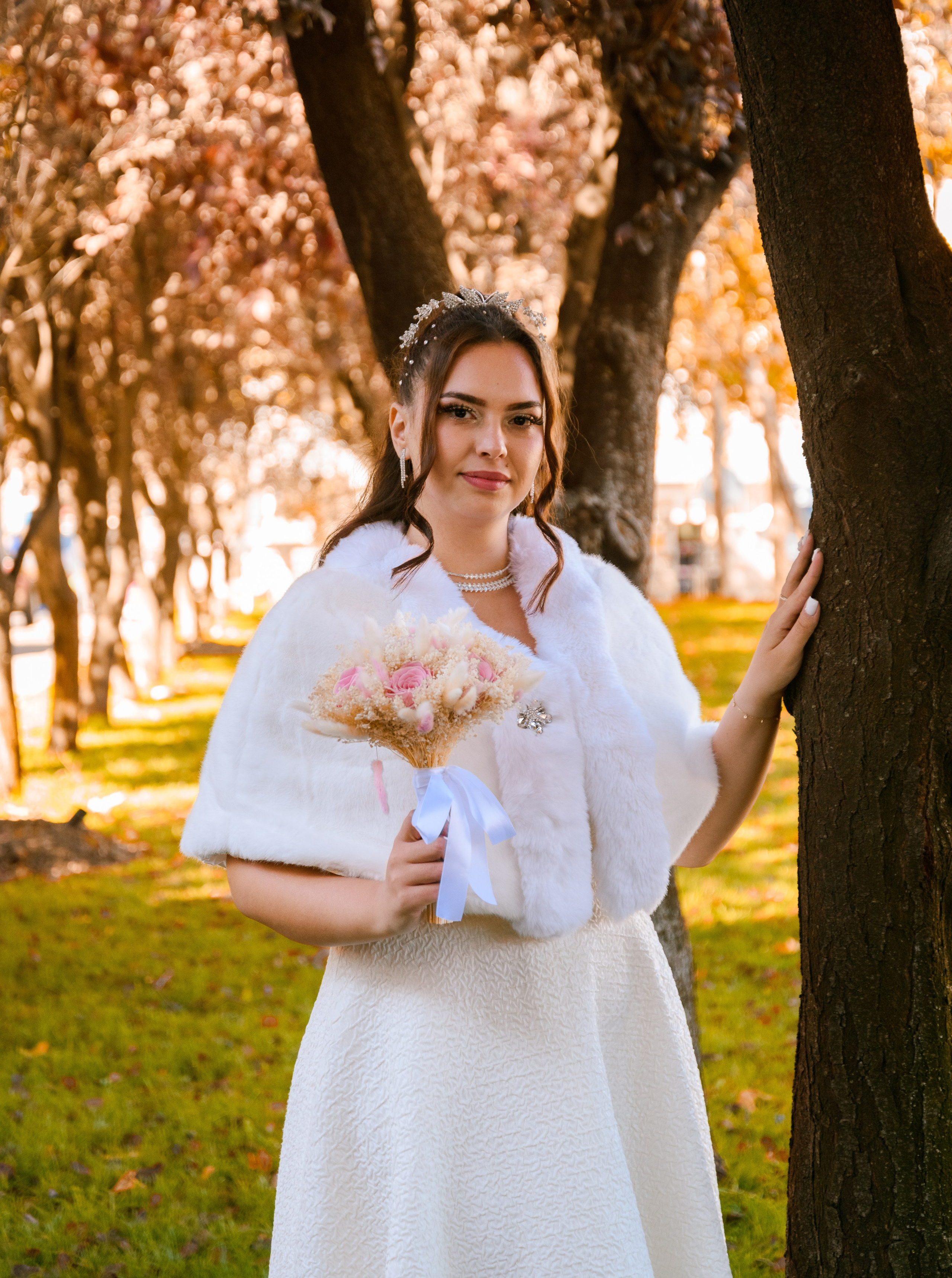 Civil Ceremony Florin — Alexandra. Hand for photos