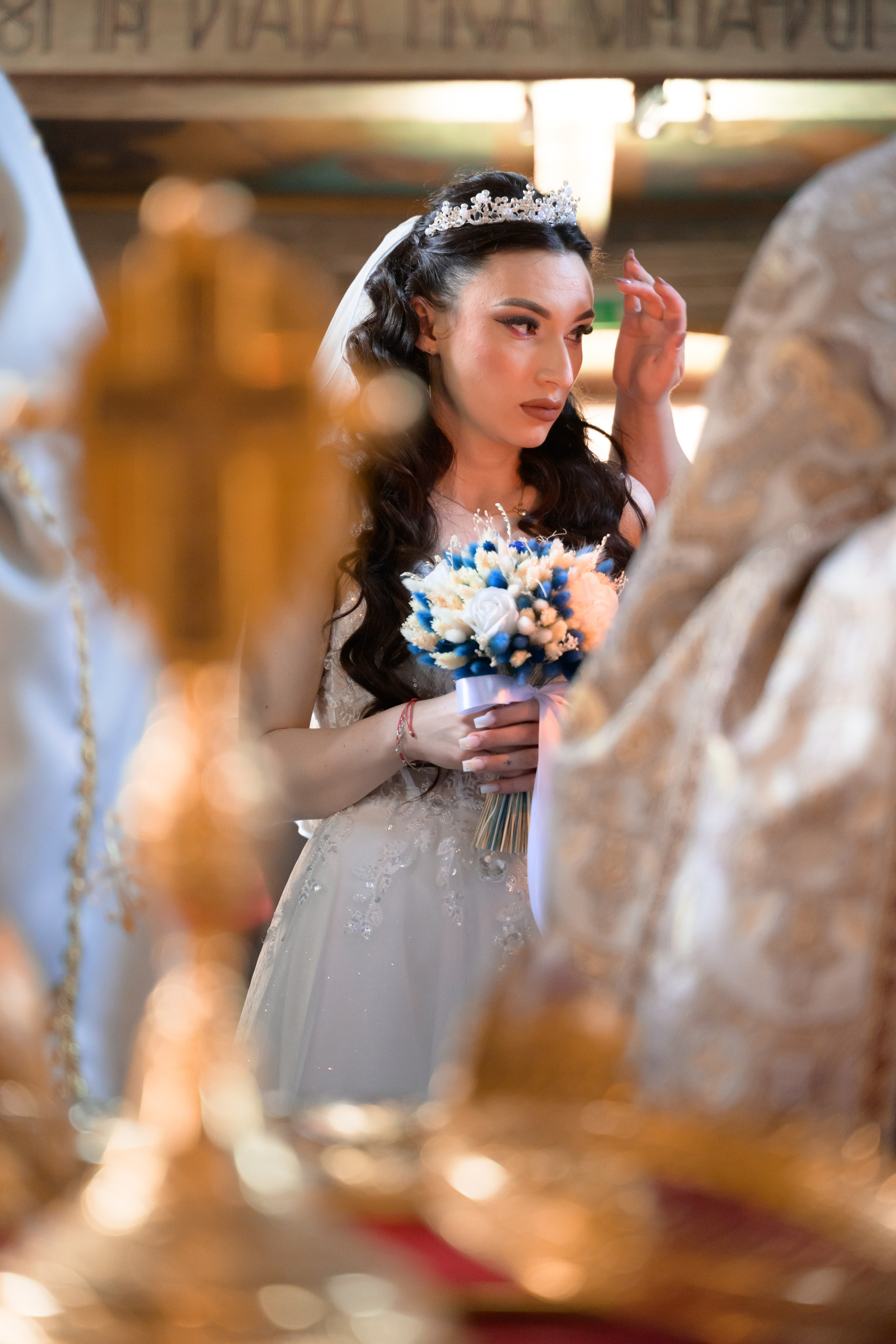 Wedding. Hand for photos