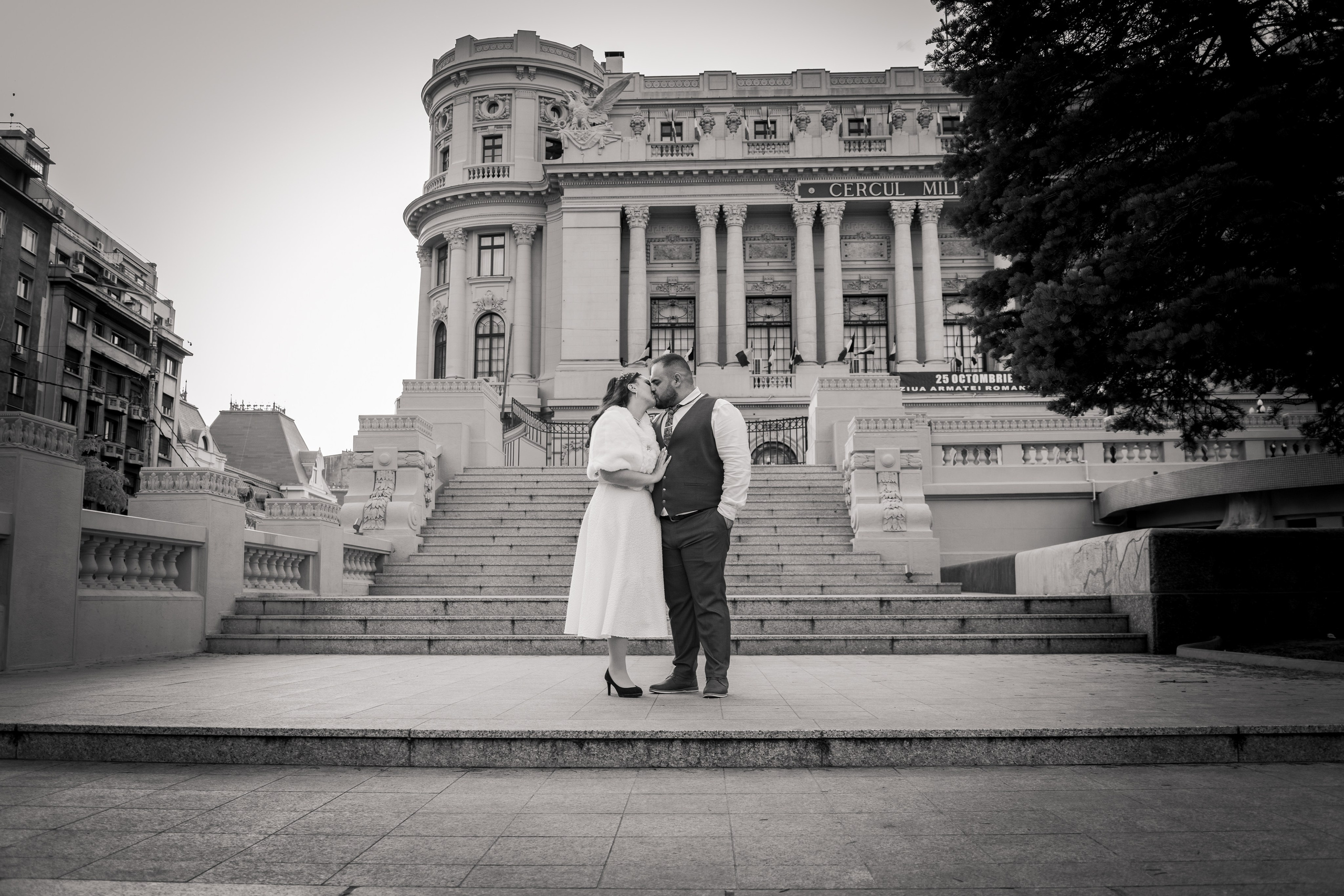 Civil Ceremony Florin — Alexandra. Hand for photos