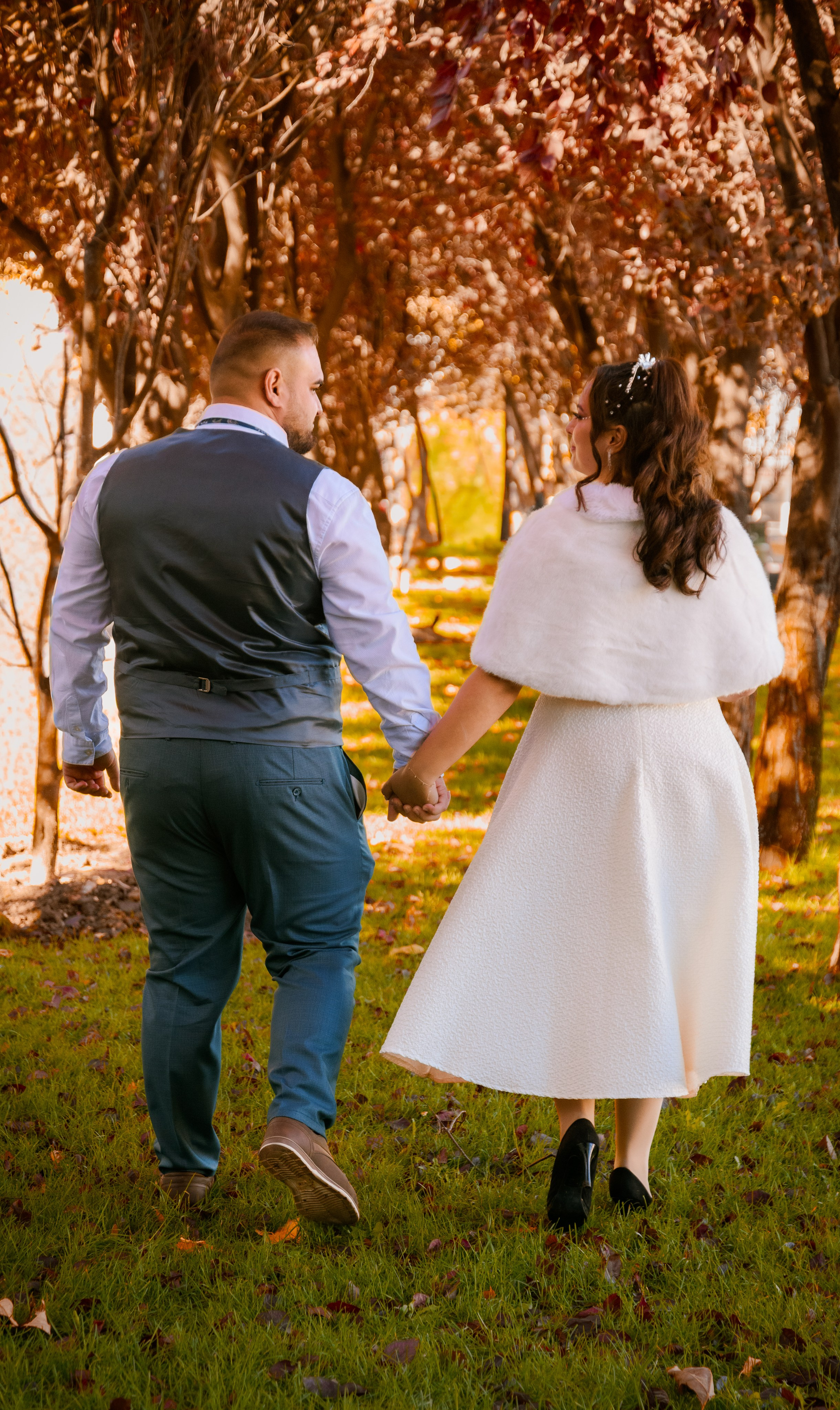 Civil Ceremony Florin — Alexandra. Hand for photos