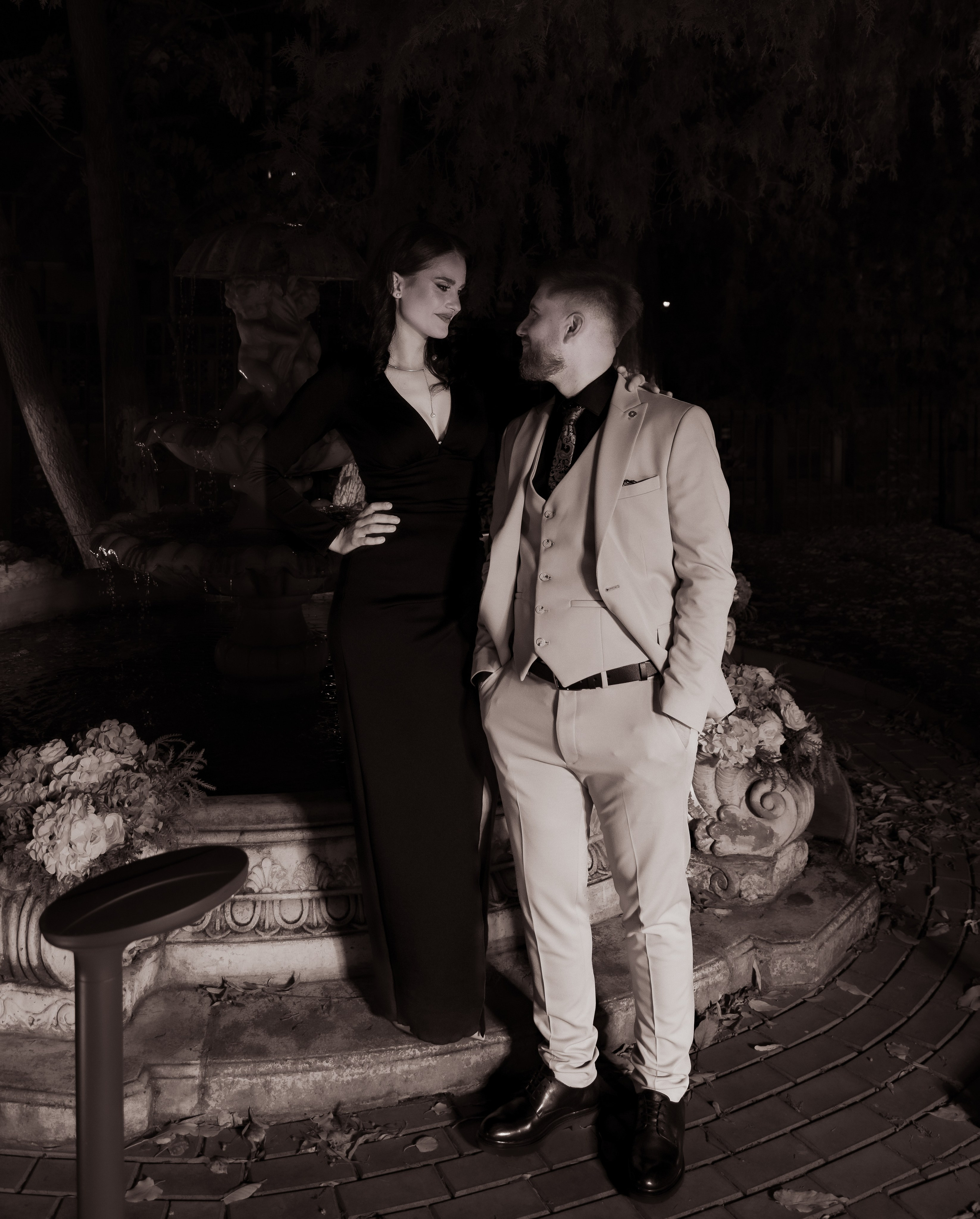 Couple. Hand for photos