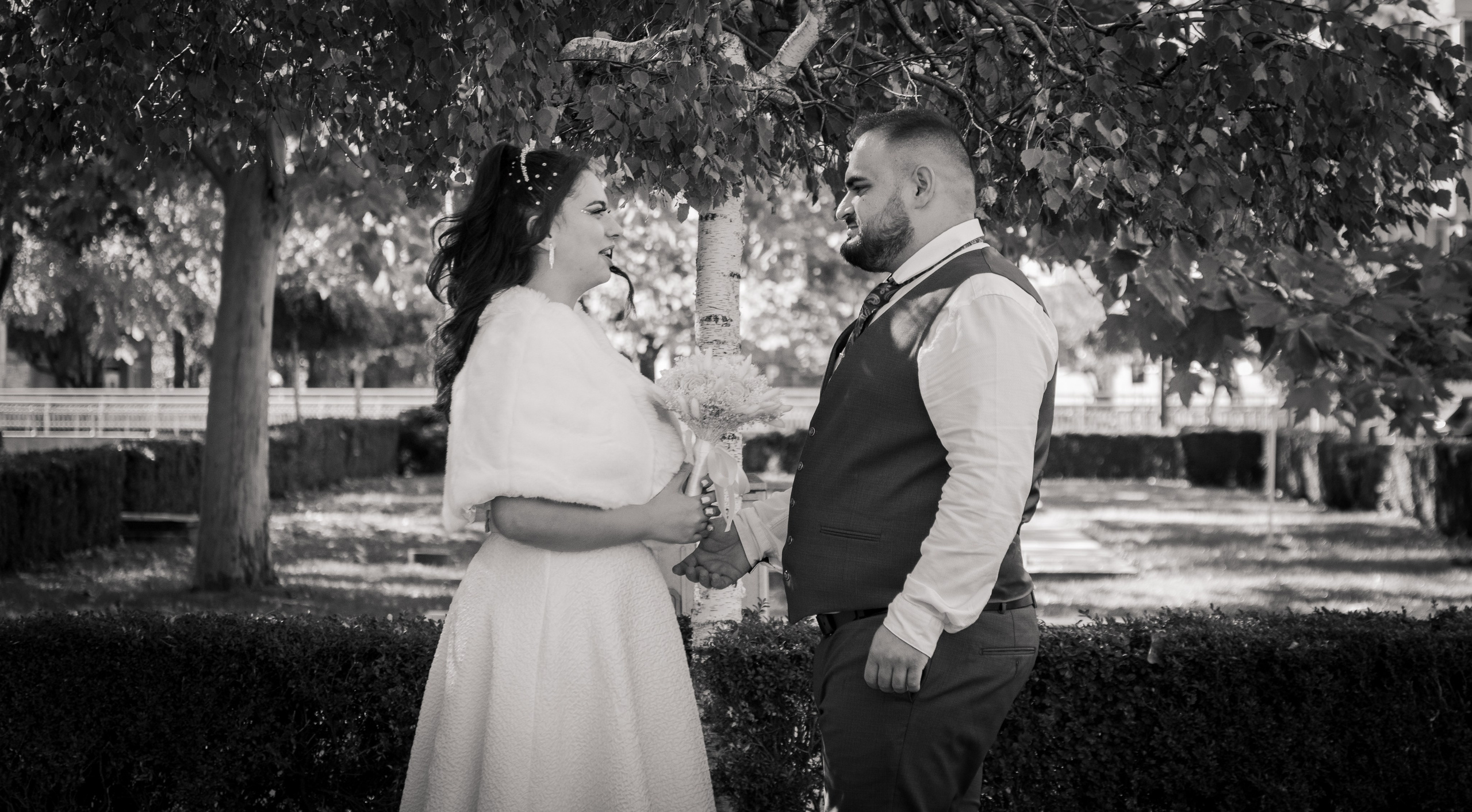 Civil Ceremony Florin — Alexandra. Hand for photos
