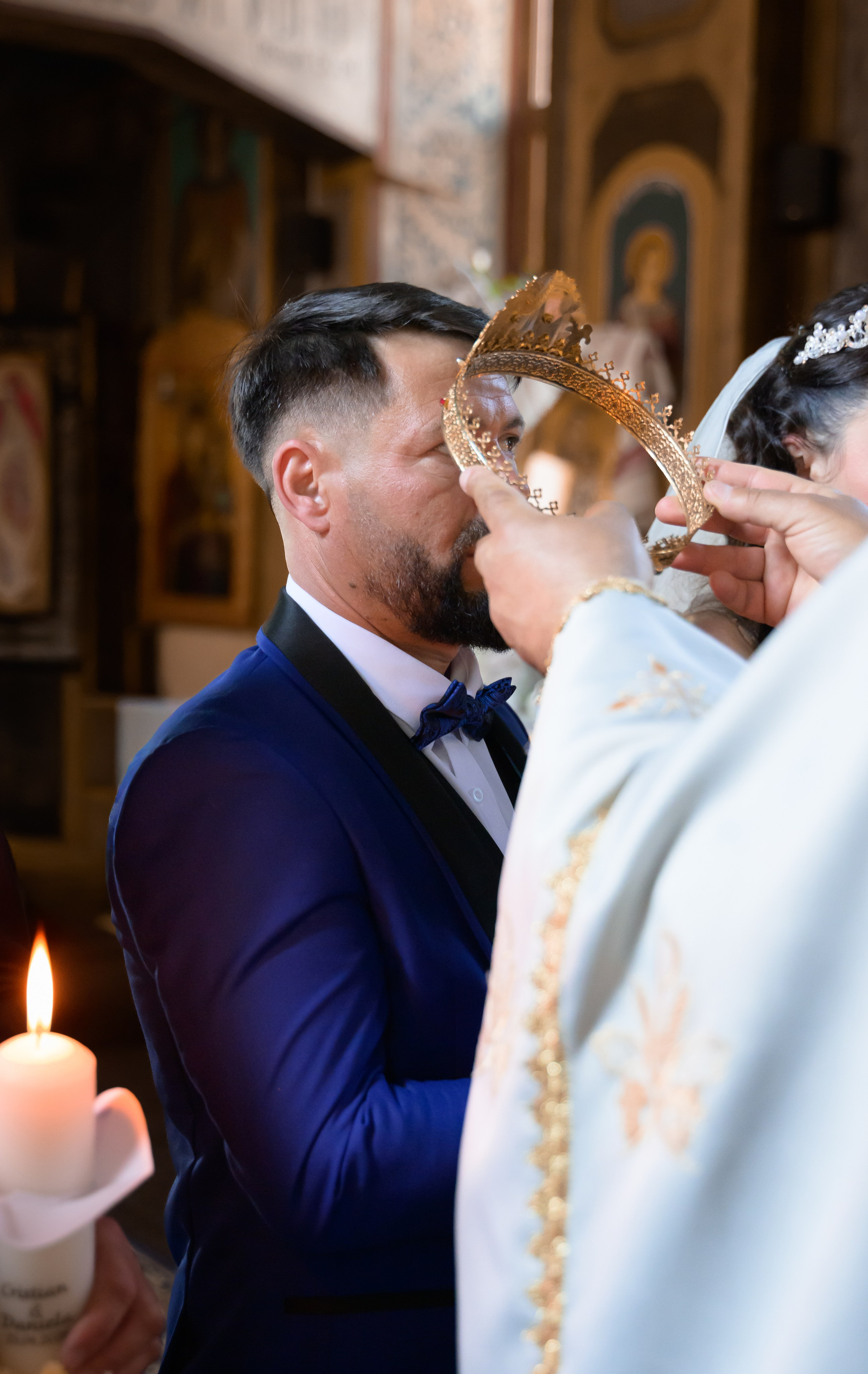 Wedding. Hand for photos