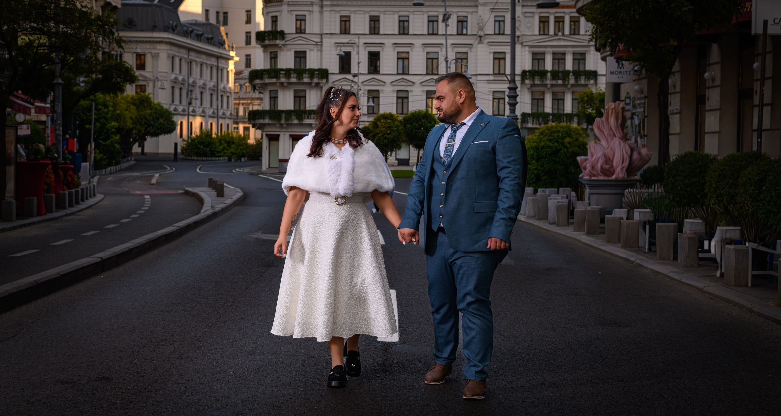 Civil Ceremony Florin — Alexandra. Hand for photos