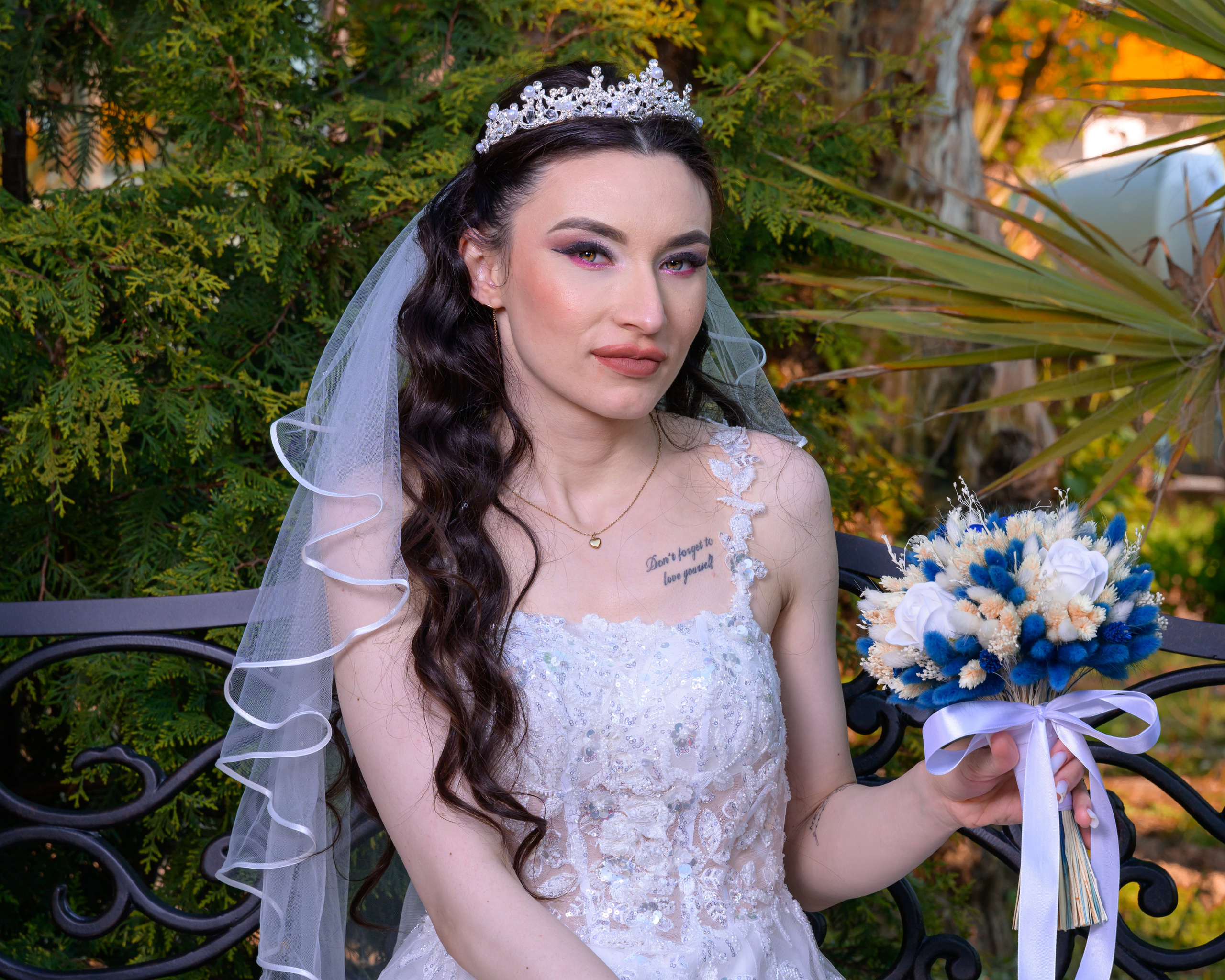 Wedding. Hand for photos
