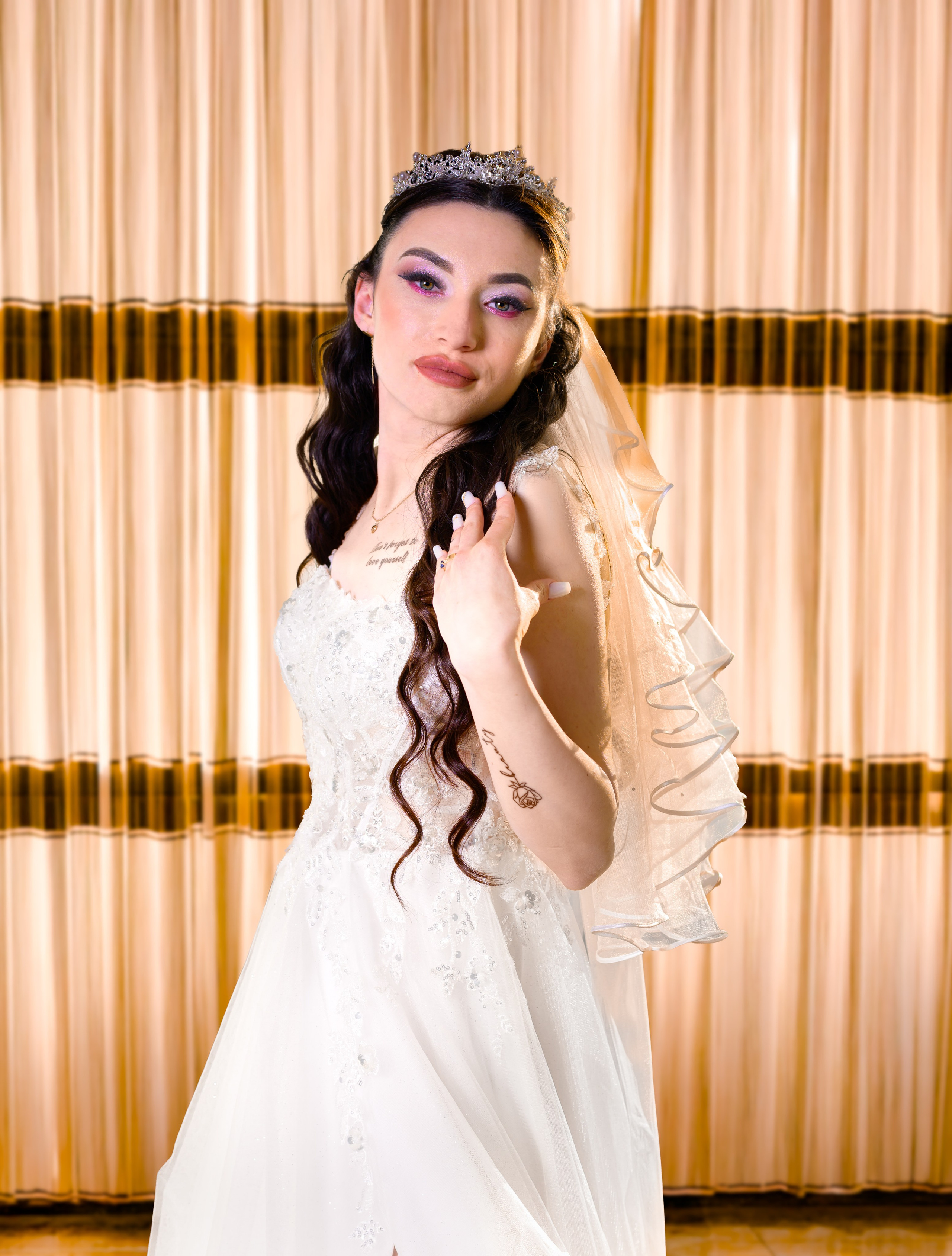 Wedding. Hand for photos